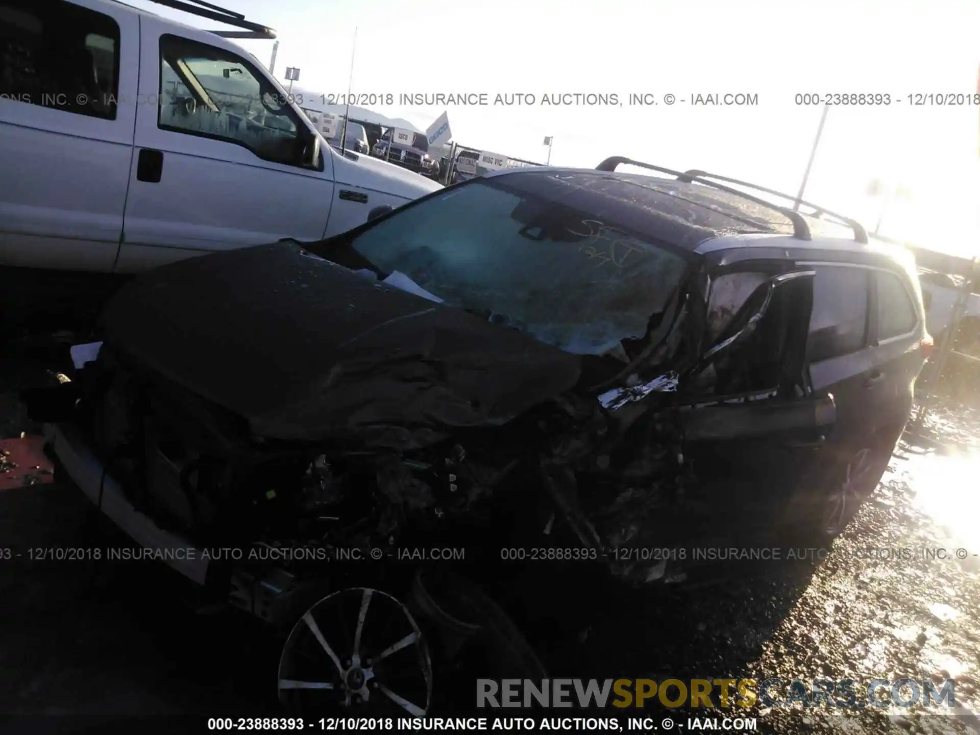 2 Photograph of a damaged car 5TDJGRFH0KS053900 TOYOTA HIGHLANDER 2019