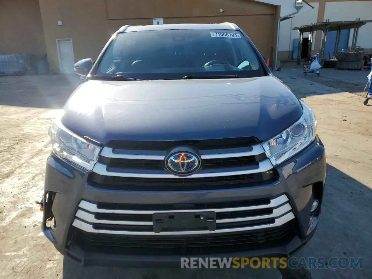 5 Photograph of a damaged car 5TDJGRFH0KS054500 TOYOTA HIGHLANDER 2019