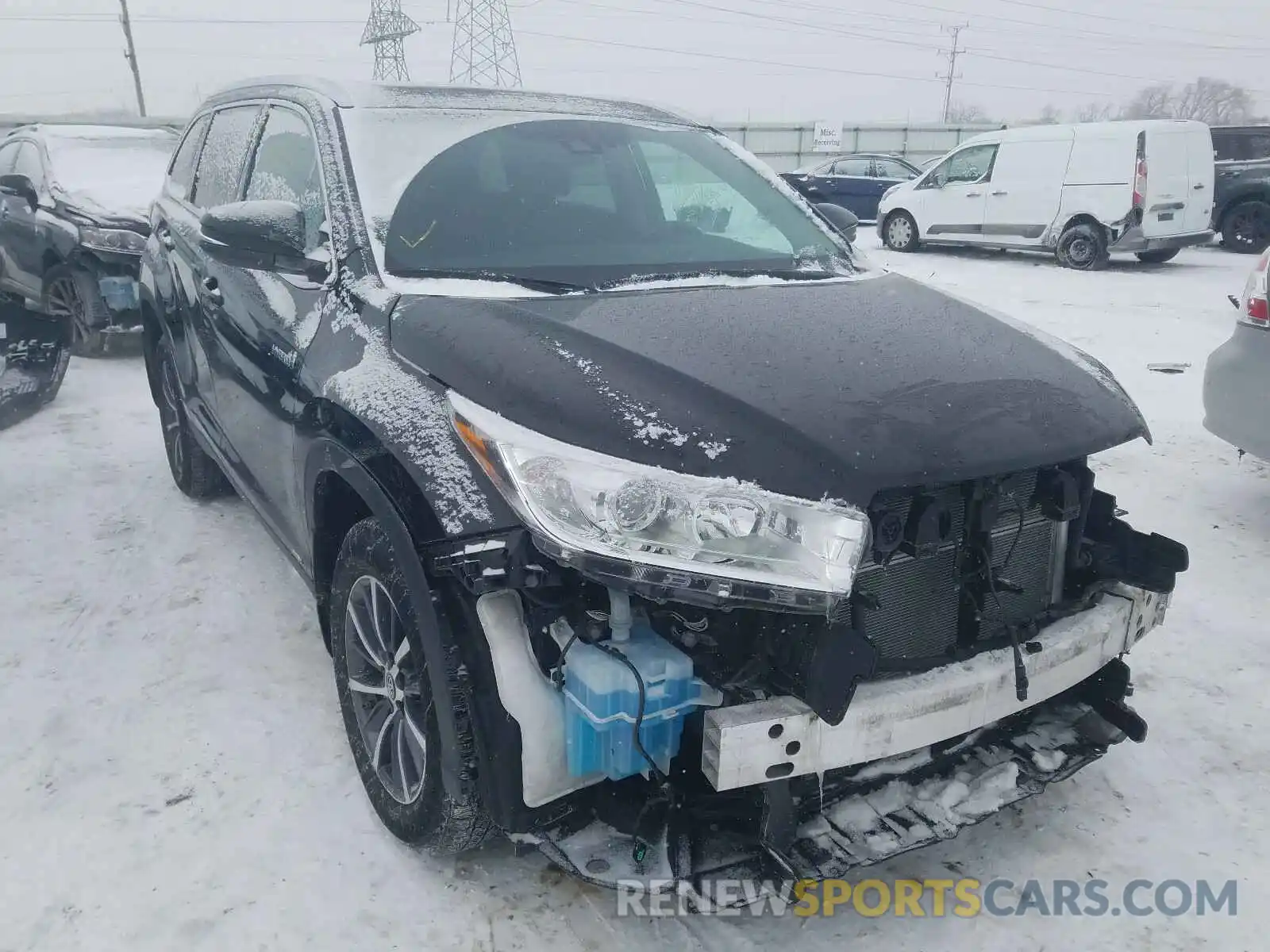 1 Photograph of a damaged car 5TDJGRFH0KS070082 TOYOTA HIGHLANDER 2019