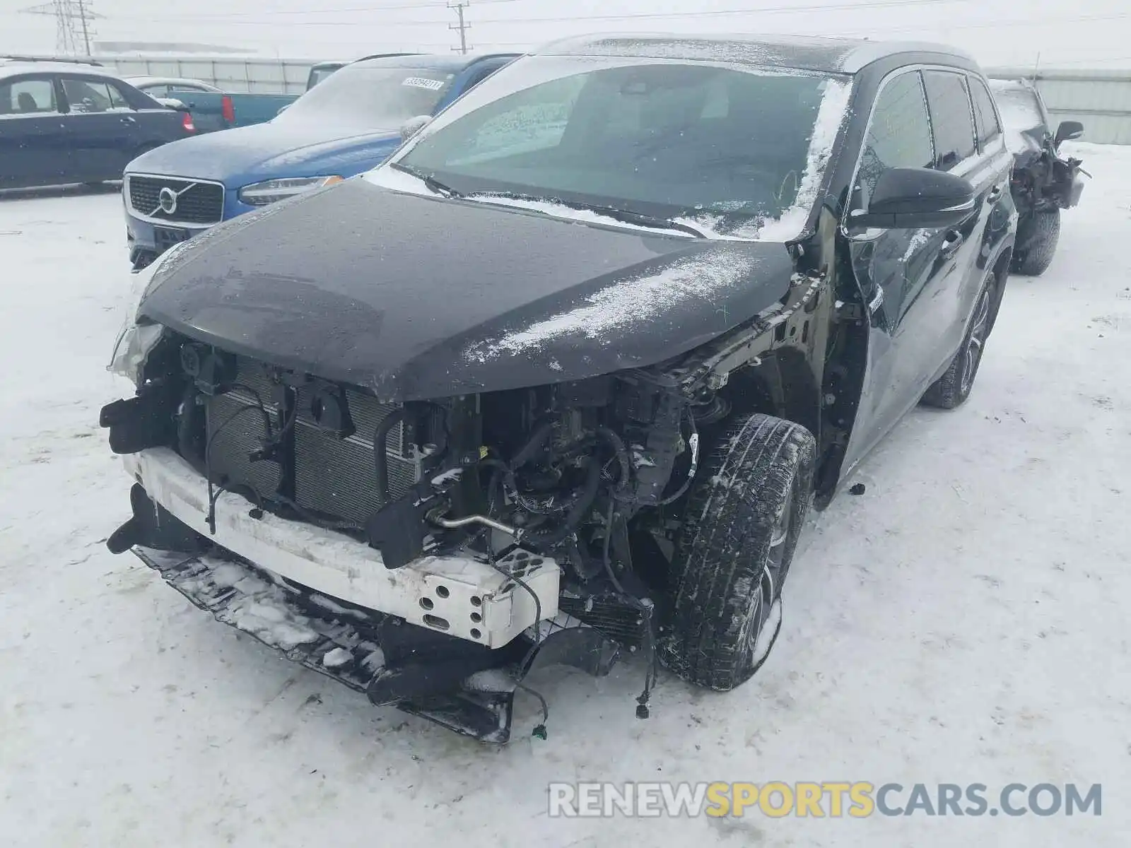 2 Photograph of a damaged car 5TDJGRFH0KS070082 TOYOTA HIGHLANDER 2019