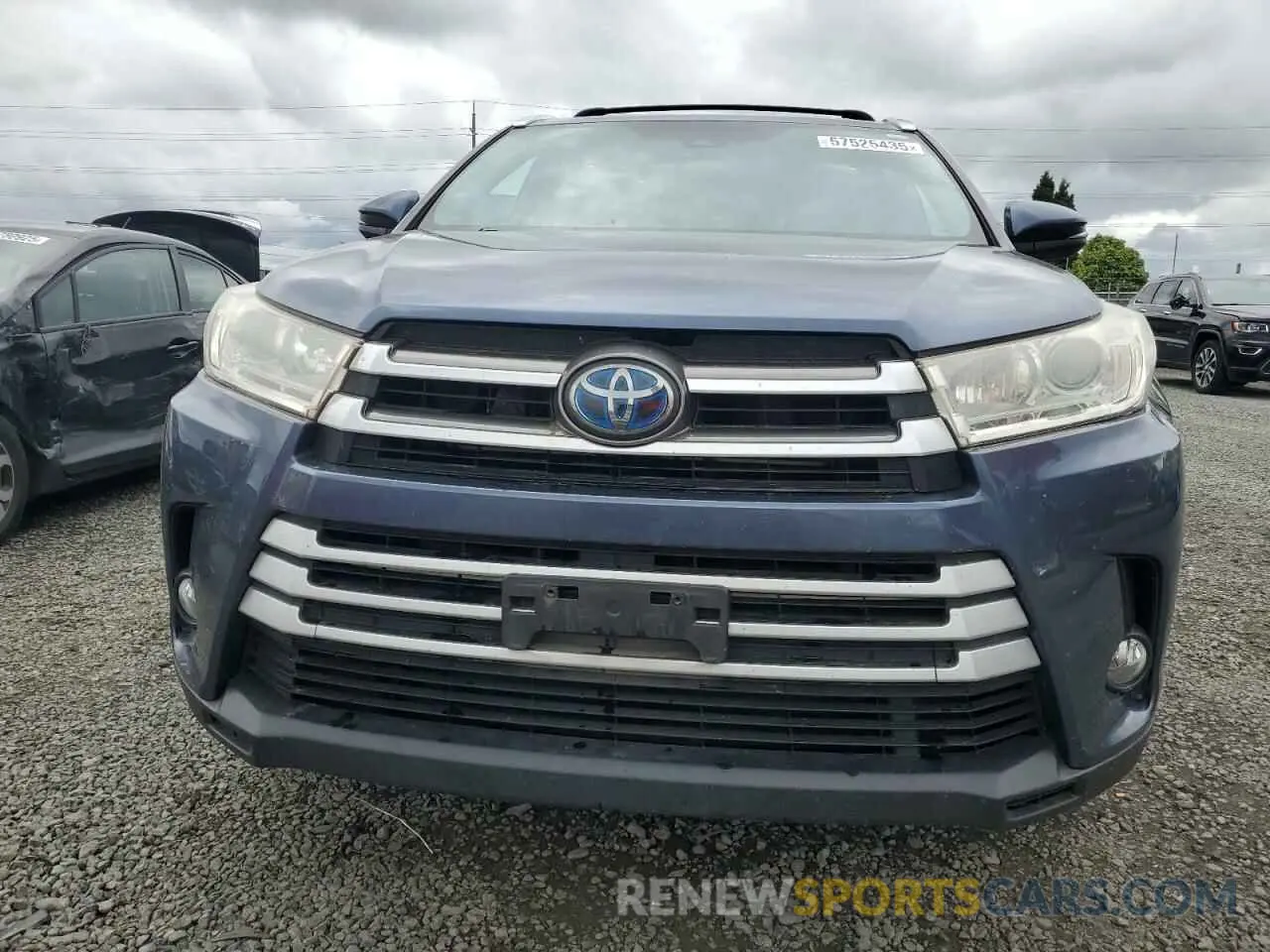 5 Photograph of a damaged car 5TDJGRFH0KS074326 TOYOTA HIGHLANDER 2019