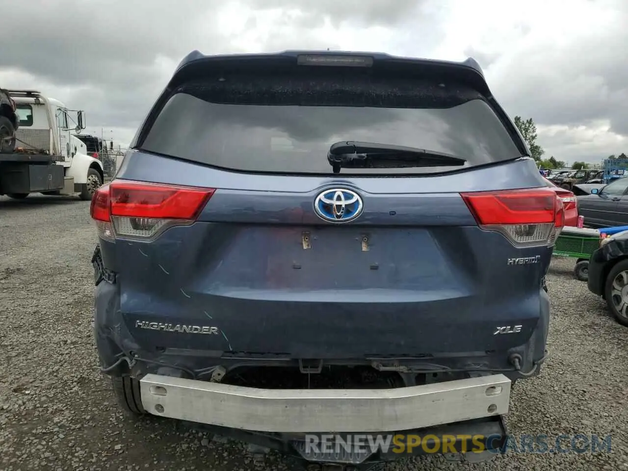 6 Photograph of a damaged car 5TDJGRFH0KS074326 TOYOTA HIGHLANDER 2019