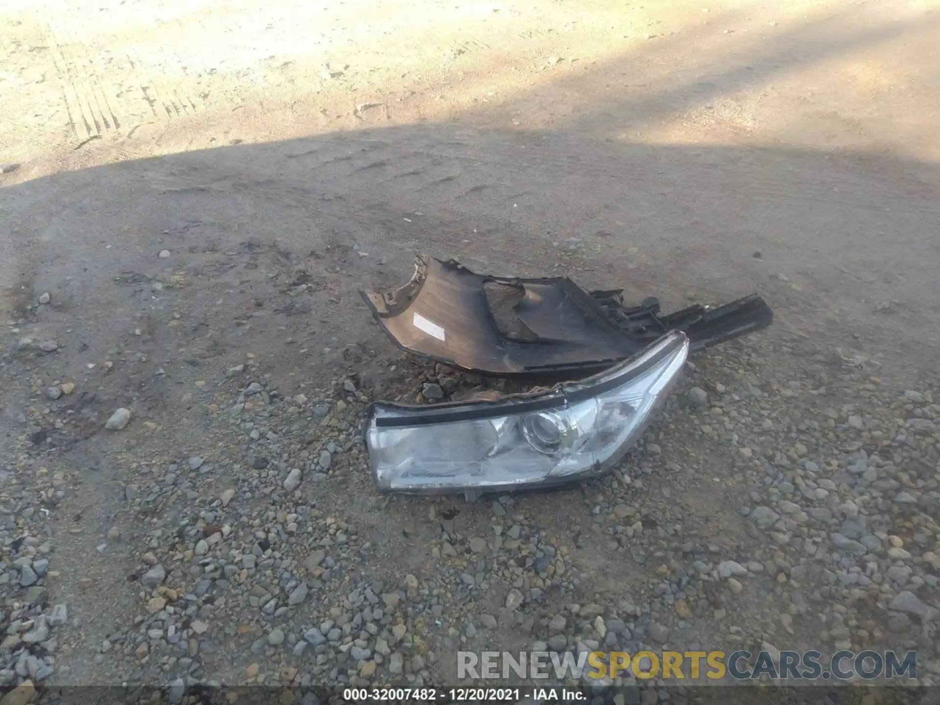 12 Photograph of a damaged car 5TDJGRFH0KS078313 TOYOTA HIGHLANDER 2019