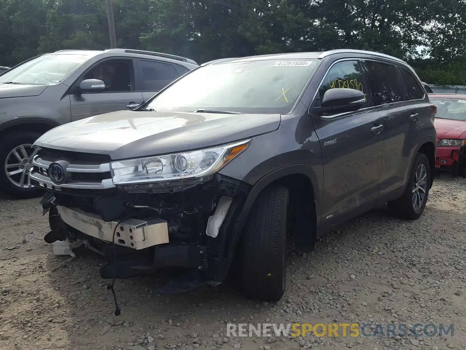 2 Photograph of a damaged car 5TDJGRFH1KS054120 TOYOTA HIGHLANDER 2019