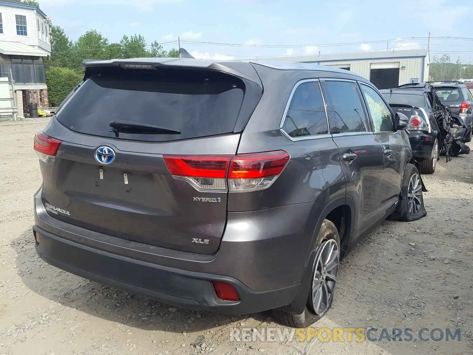 4 Photograph of a damaged car 5TDJGRFH1KS054120 TOYOTA HIGHLANDER 2019