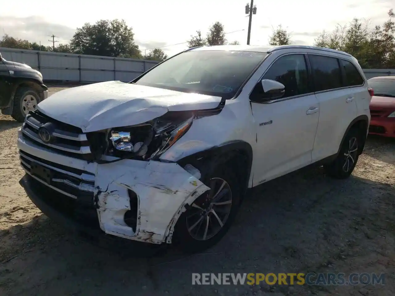 1 Photograph of a damaged car 5TDJGRFH1KS060838 TOYOTA HIGHLANDER 2019