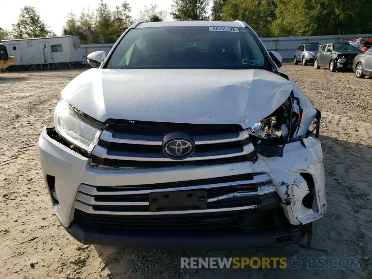 5 Photograph of a damaged car 5TDJGRFH1KS060838 TOYOTA HIGHLANDER 2019