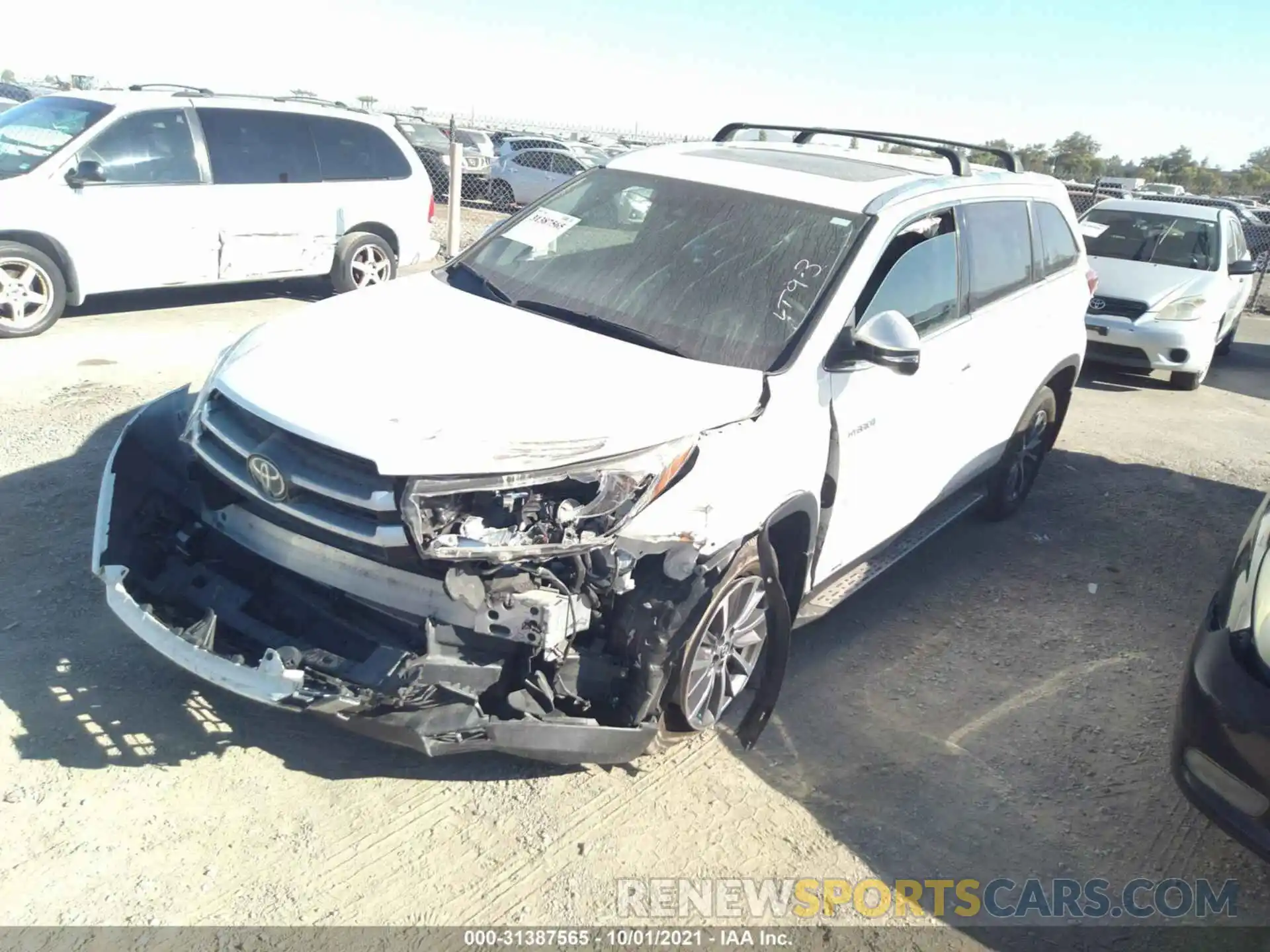 2 Photograph of a damaged car 5TDJGRFH1KS067515 TOYOTA HIGHLANDER 2019