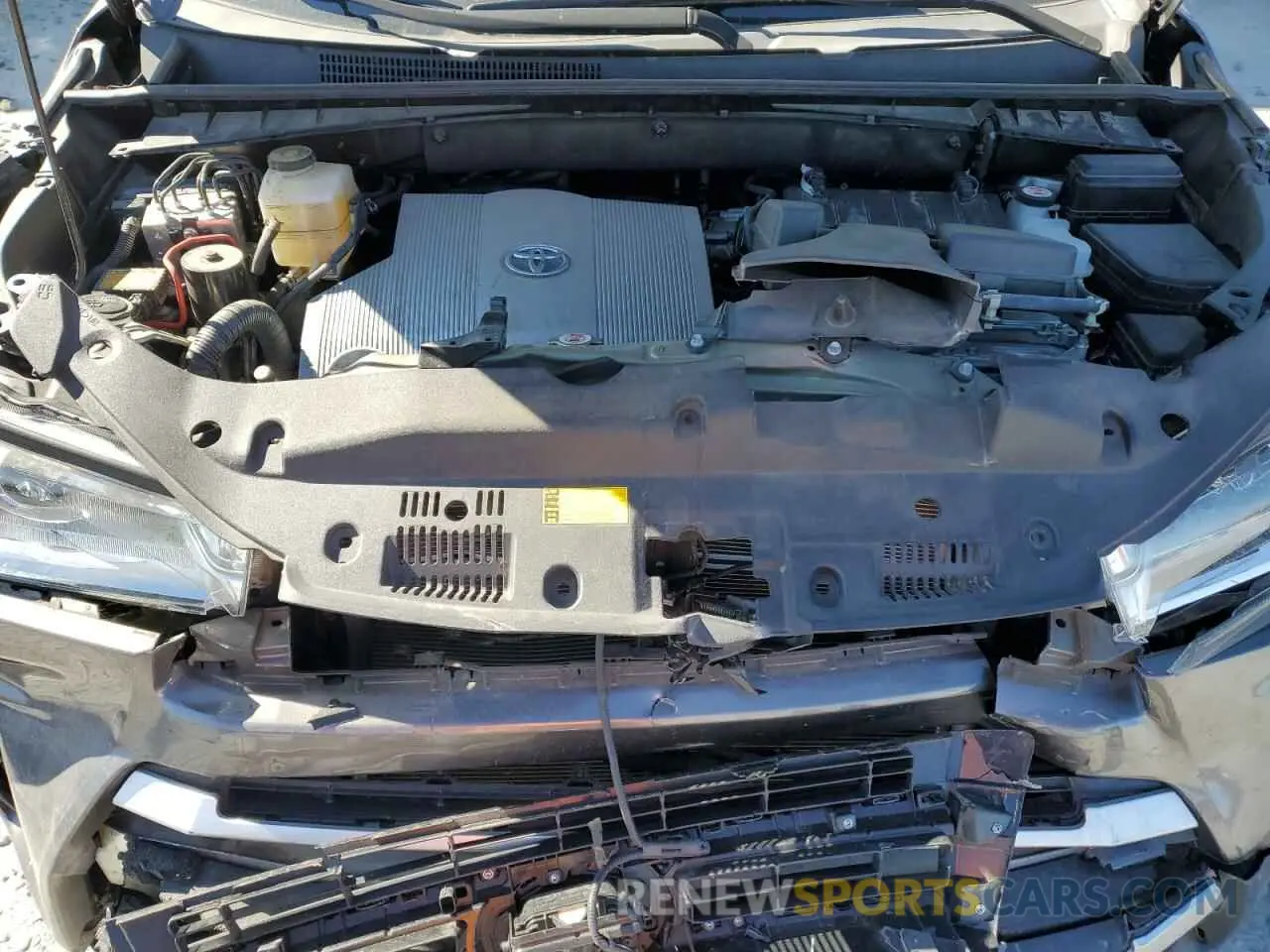 13 Photograph of a damaged car 5TDJGRFH2KS066695 TOYOTA HIGHLANDER 2019