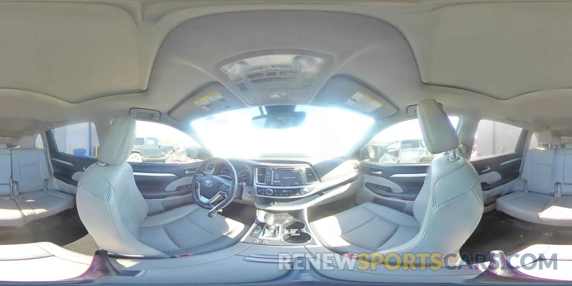 14 Photograph of a damaged car 5TDJGRFH2KS066695 TOYOTA HIGHLANDER 2019