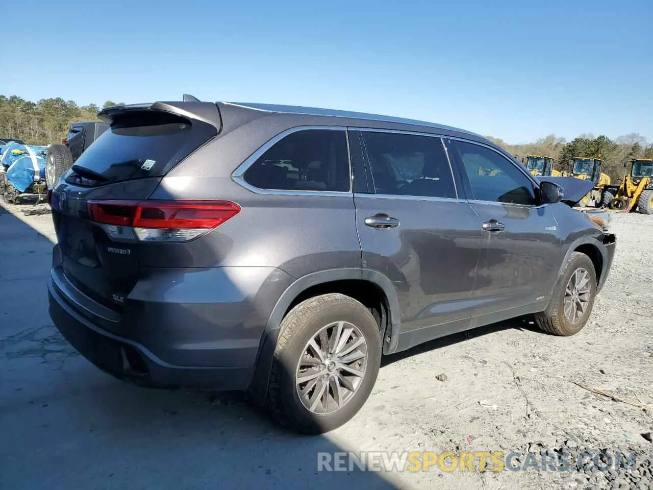 3 Photograph of a damaged car 5TDJGRFH2KS066695 TOYOTA HIGHLANDER 2019