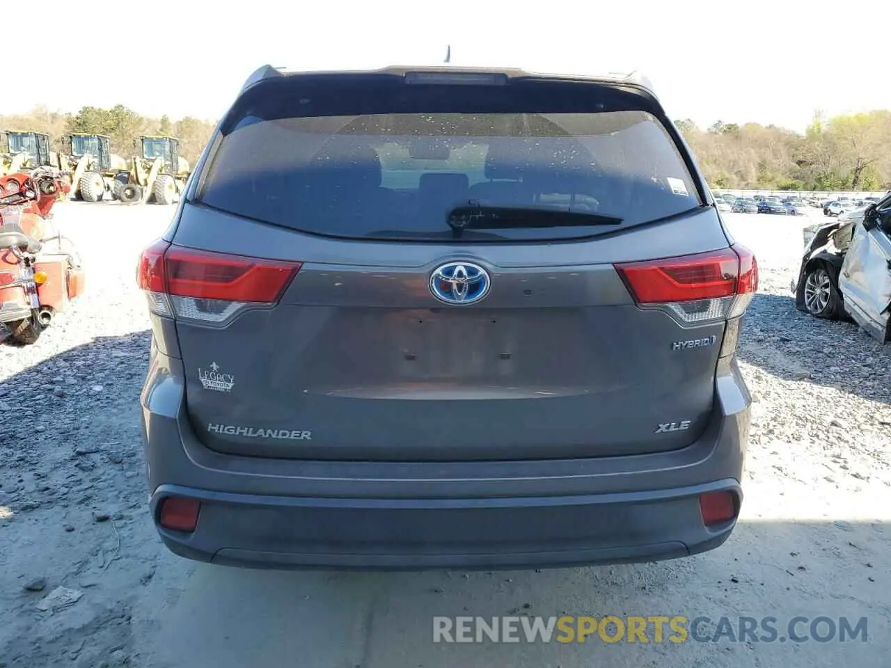 6 Photograph of a damaged car 5TDJGRFH2KS066695 TOYOTA HIGHLANDER 2019