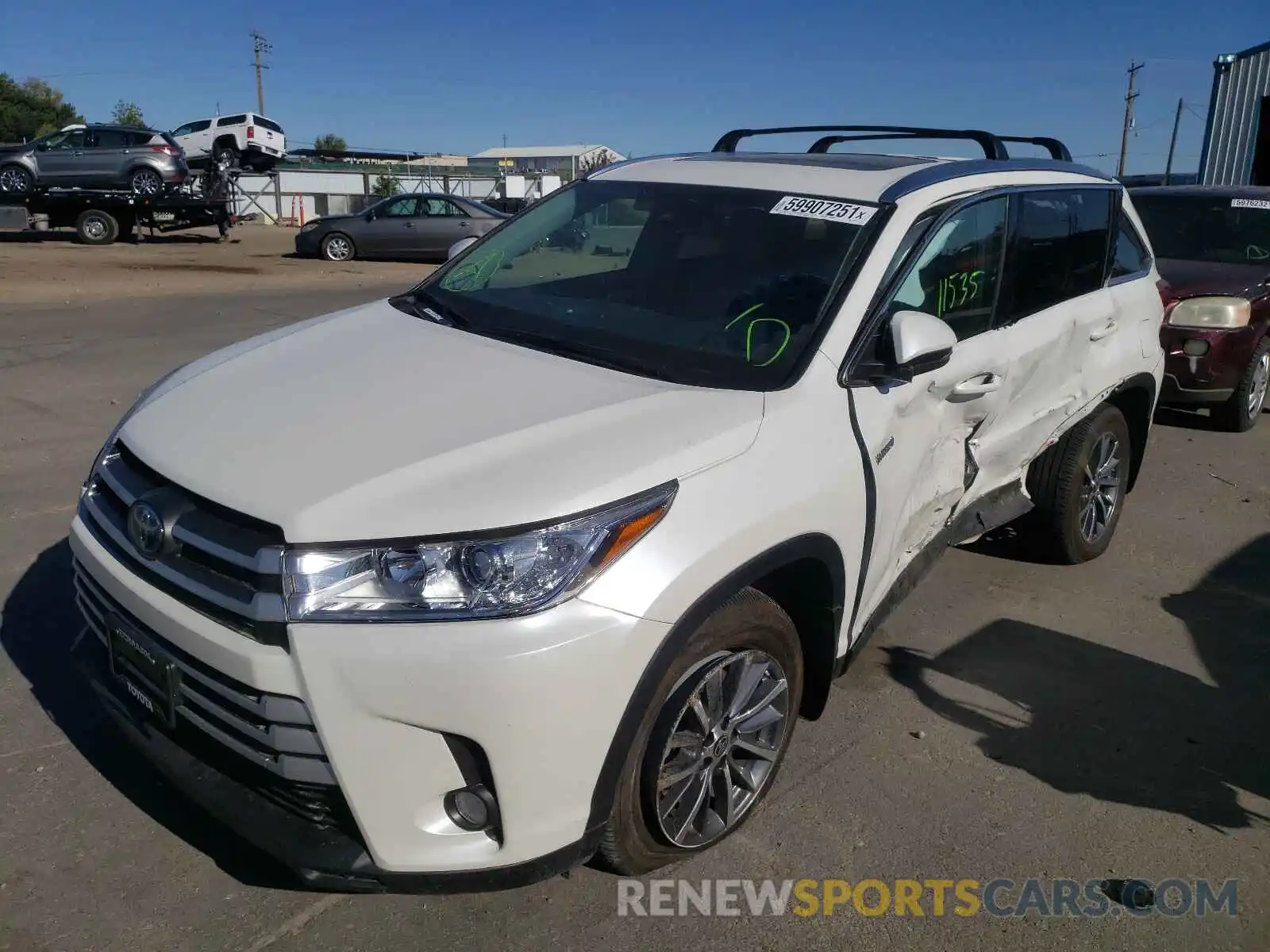 2 Photograph of a damaged car 5TDJGRFH2KS078474 TOYOTA HIGHLANDER 2019