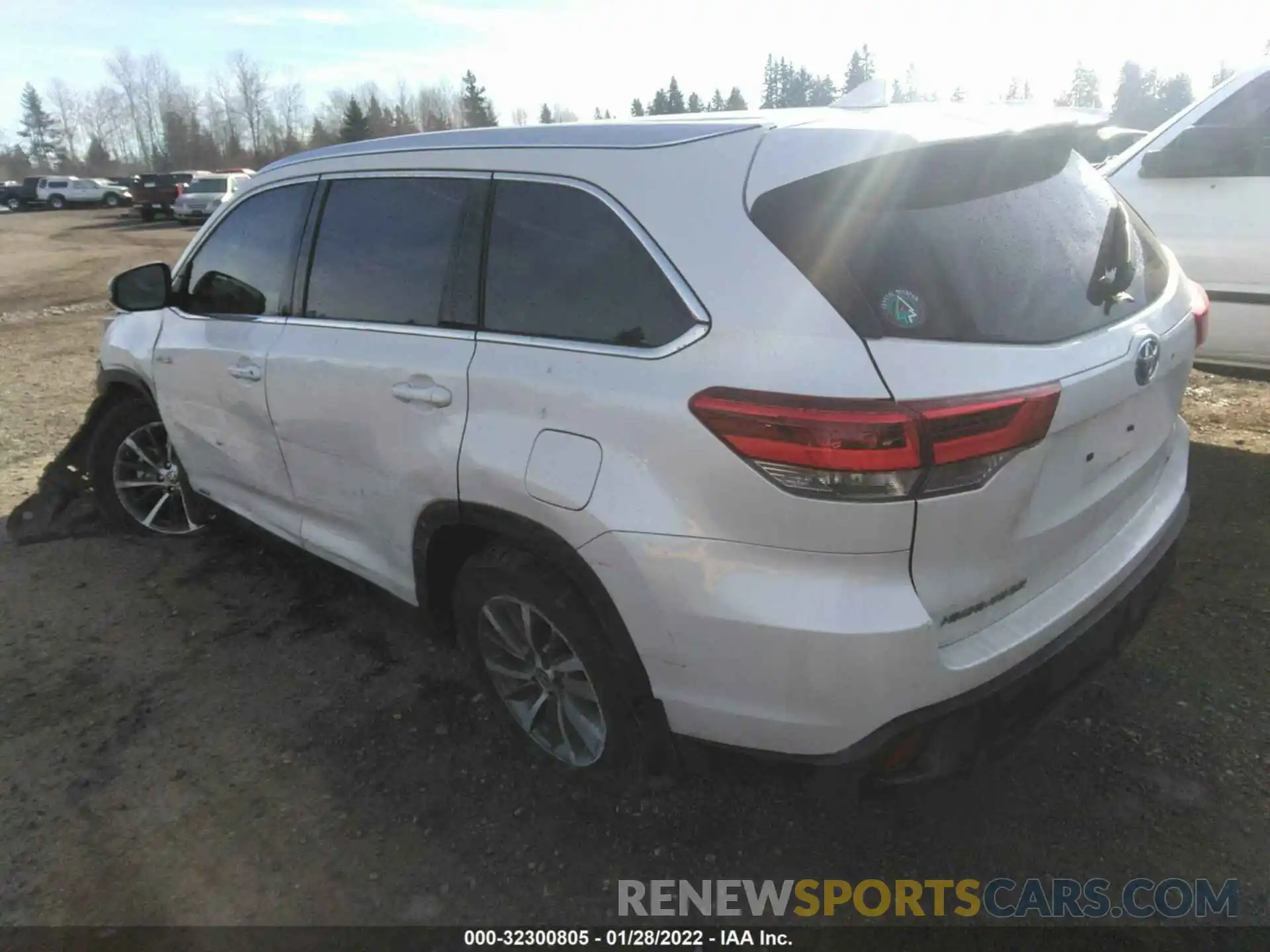 3 Photograph of a damaged car 5TDJGRFH2KS078930 TOYOTA HIGHLANDER 2019