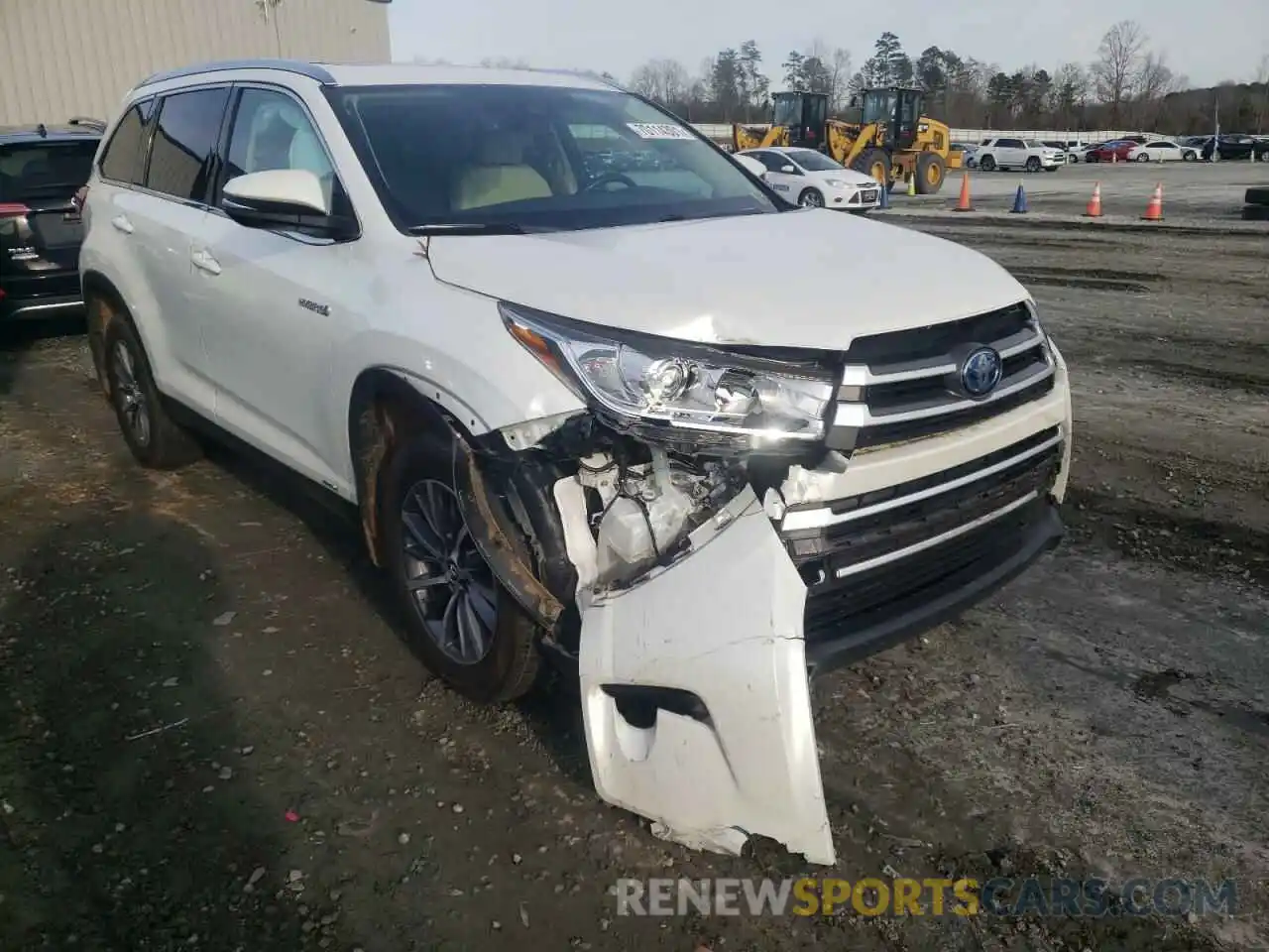 1 Photograph of a damaged car 5TDJGRFH4KS053706 TOYOTA HIGHLANDER 2019