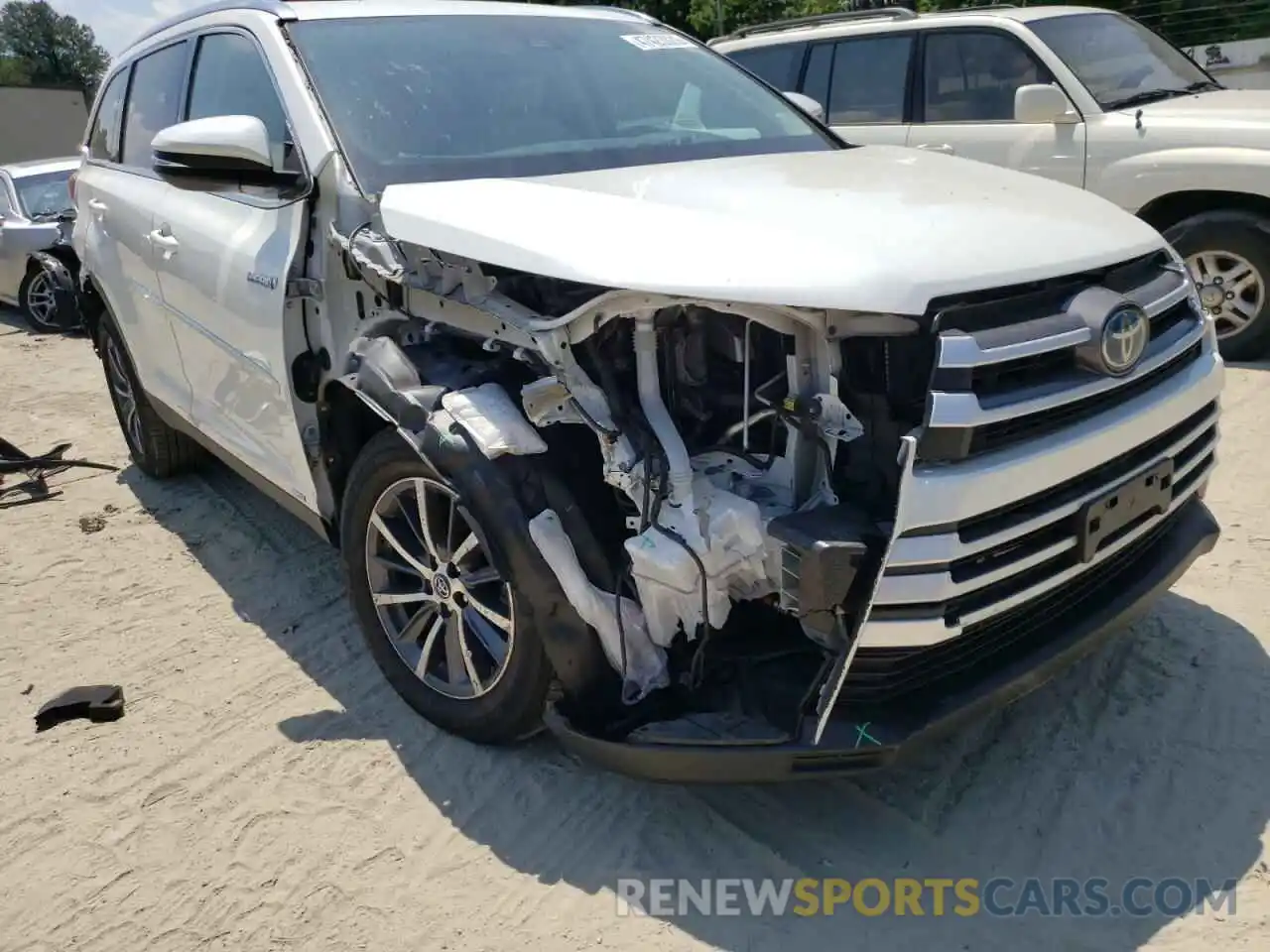 9 Photograph of a damaged car 5TDJGRFH4KS054497 TOYOTA HIGHLANDER 2019