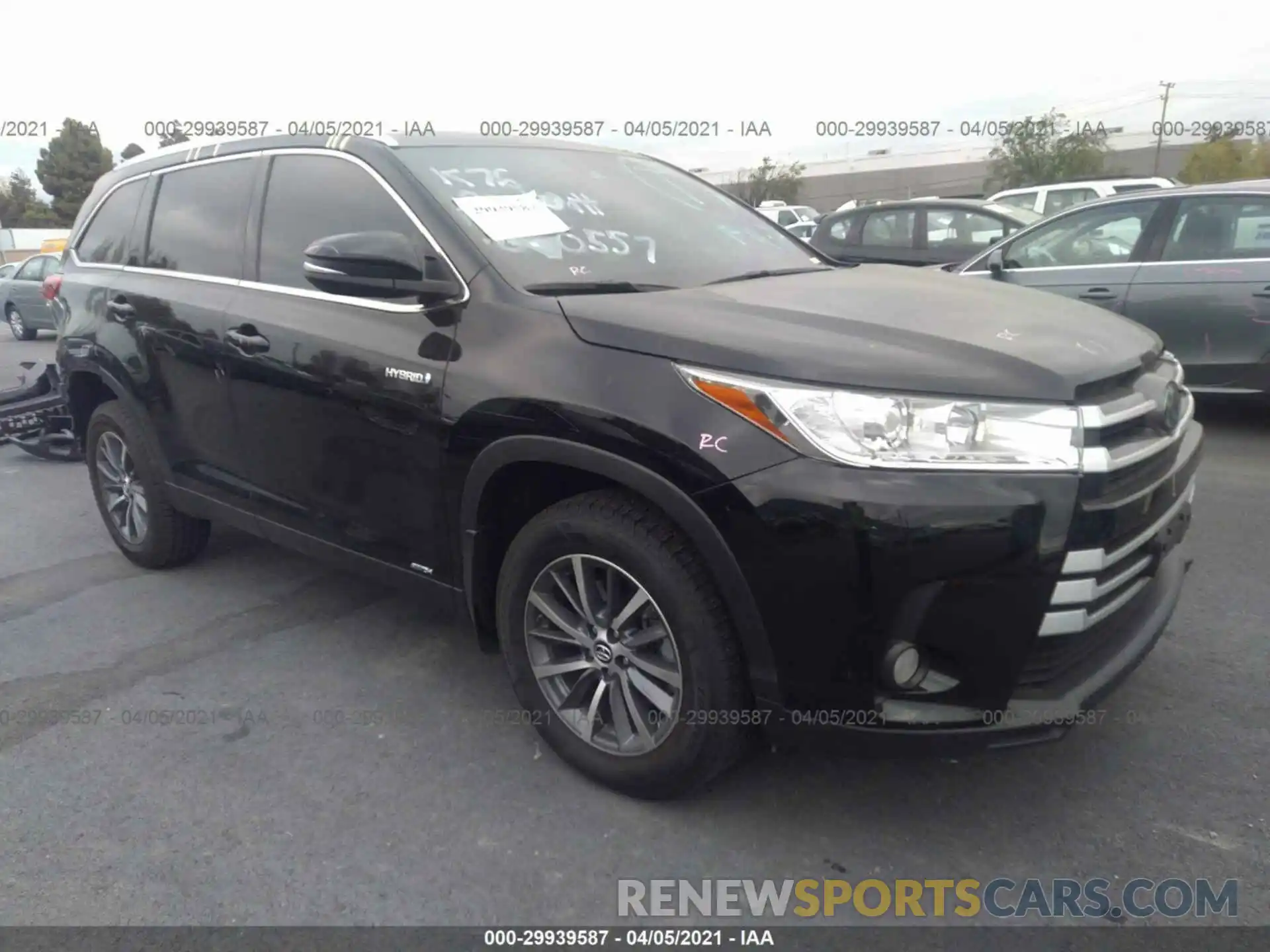 1 Photograph of a damaged car 5TDJGRFH4KS060557 TOYOTA HIGHLANDER 2019