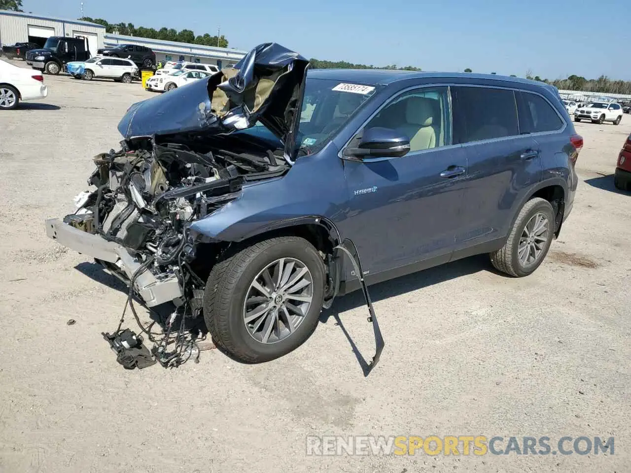 1 Photograph of a damaged car 5TDJGRFH4KS062468 TOYOTA HIGHLANDER 2019