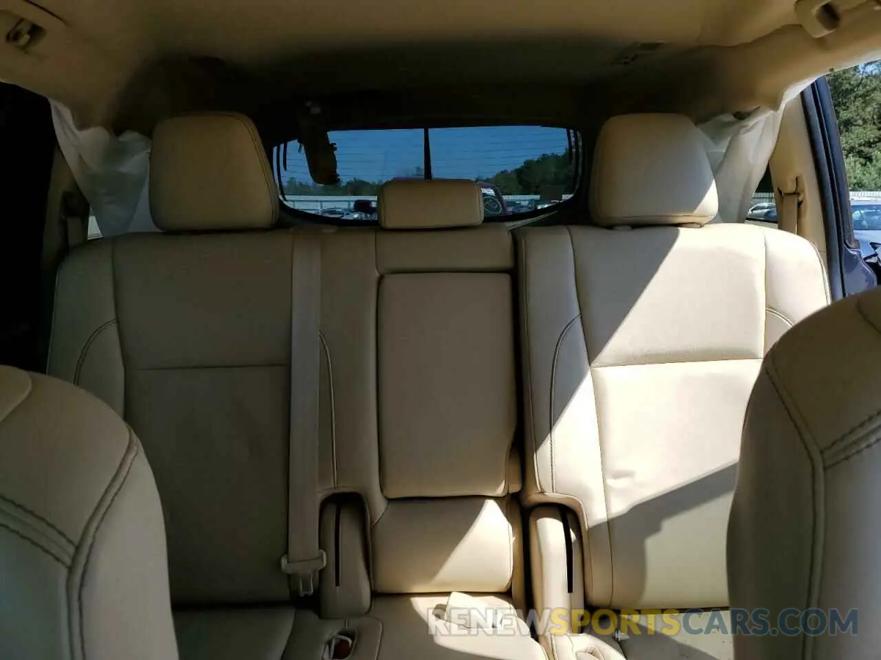 10 Photograph of a damaged car 5TDJGRFH4KS062468 TOYOTA HIGHLANDER 2019