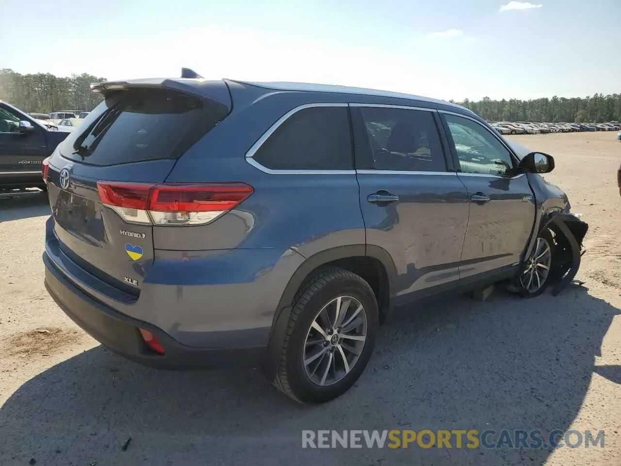 3 Photograph of a damaged car 5TDJGRFH4KS062468 TOYOTA HIGHLANDER 2019