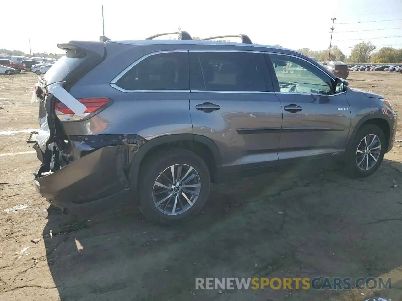 3 Photograph of a damaged car 5TDJGRFH4KS072823 TOYOTA HIGHLANDER 2019