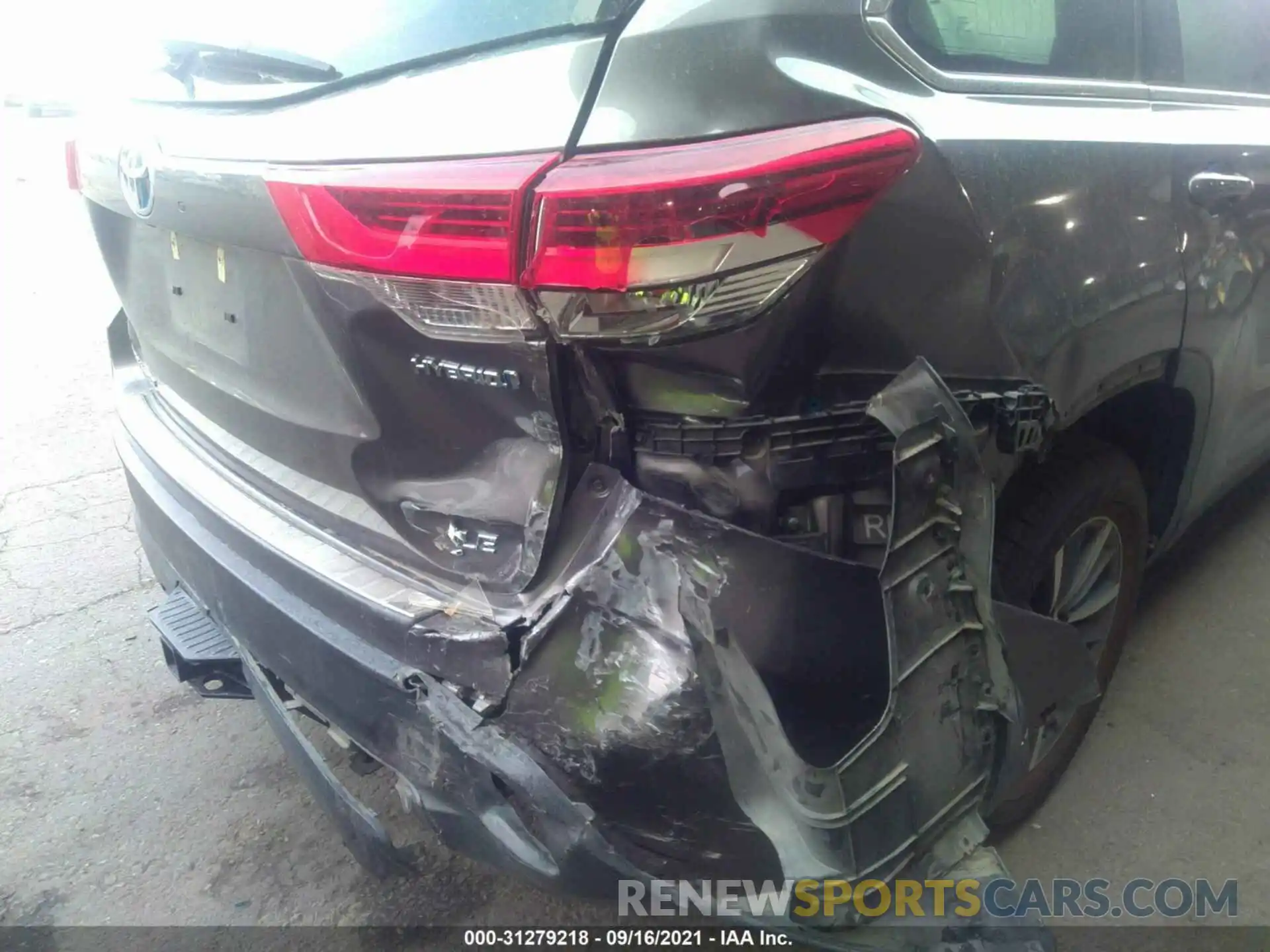 6 Photograph of a damaged car 5TDJGRFH5KS066805 TOYOTA HIGHLANDER 2019