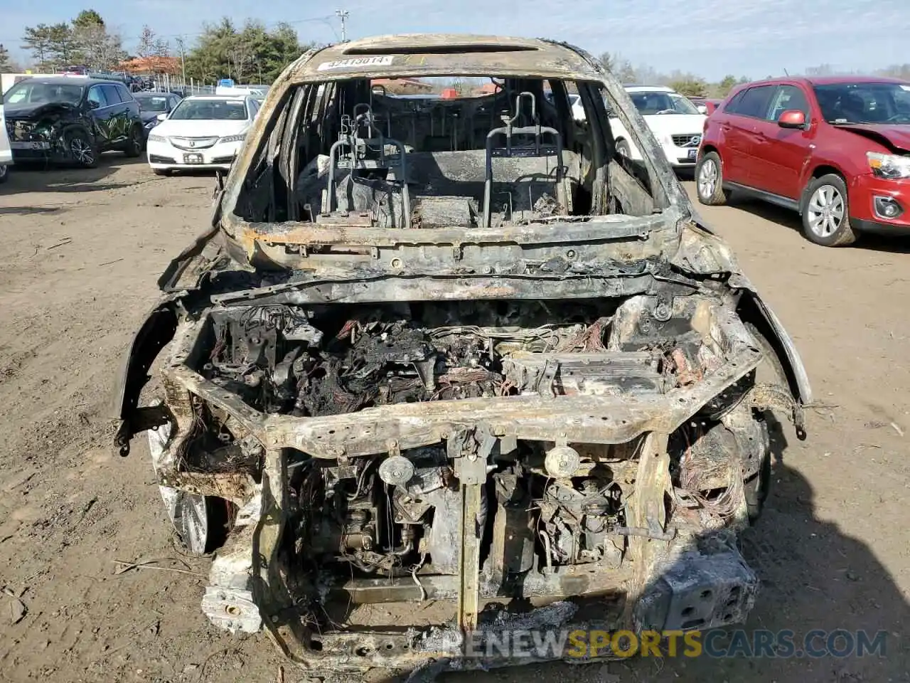 5 Photograph of a damaged car 5TDJGRFH6KS059264 TOYOTA HIGHLANDER 2019