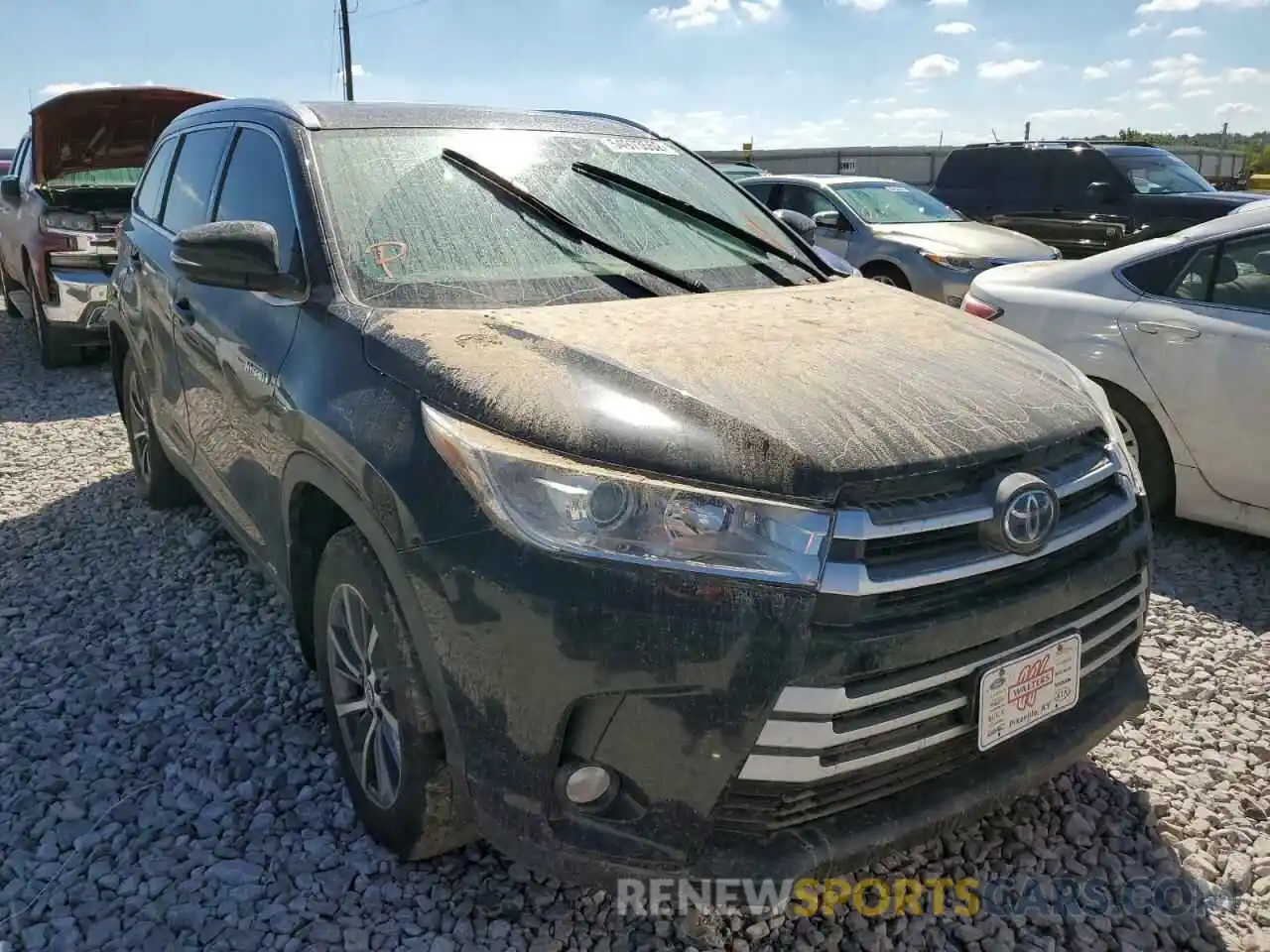 1 Photograph of a damaged car 5TDJGRFH6KS064349 TOYOTA HIGHLANDER 2019