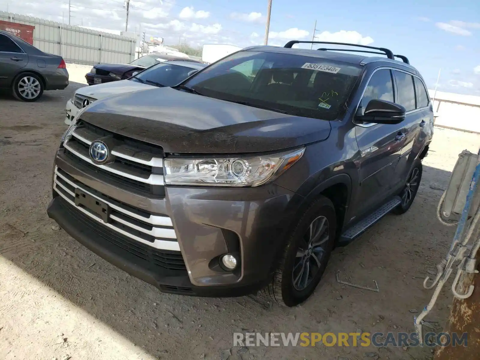 2 Photograph of a damaged car 5TDJGRFH6KS075948 TOYOTA HIGHLANDER 2019