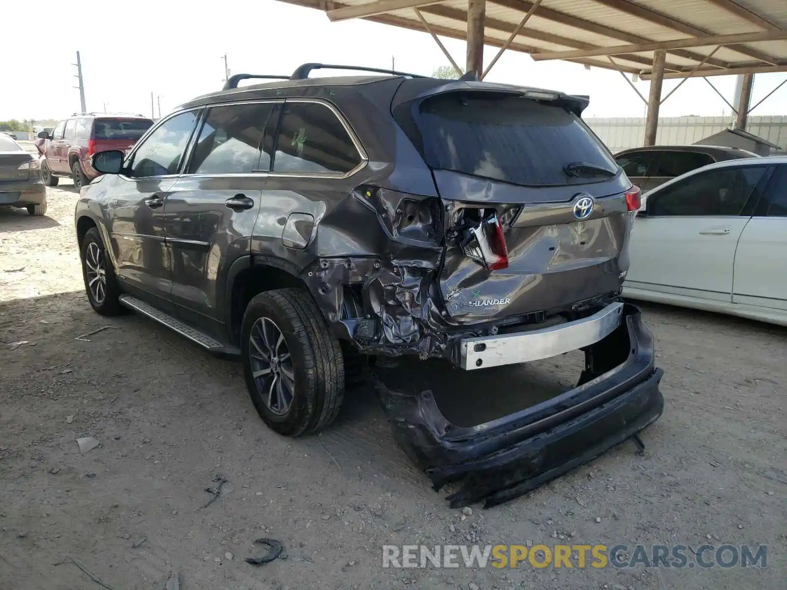 3 Photograph of a damaged car 5TDJGRFH6KS075948 TOYOTA HIGHLANDER 2019