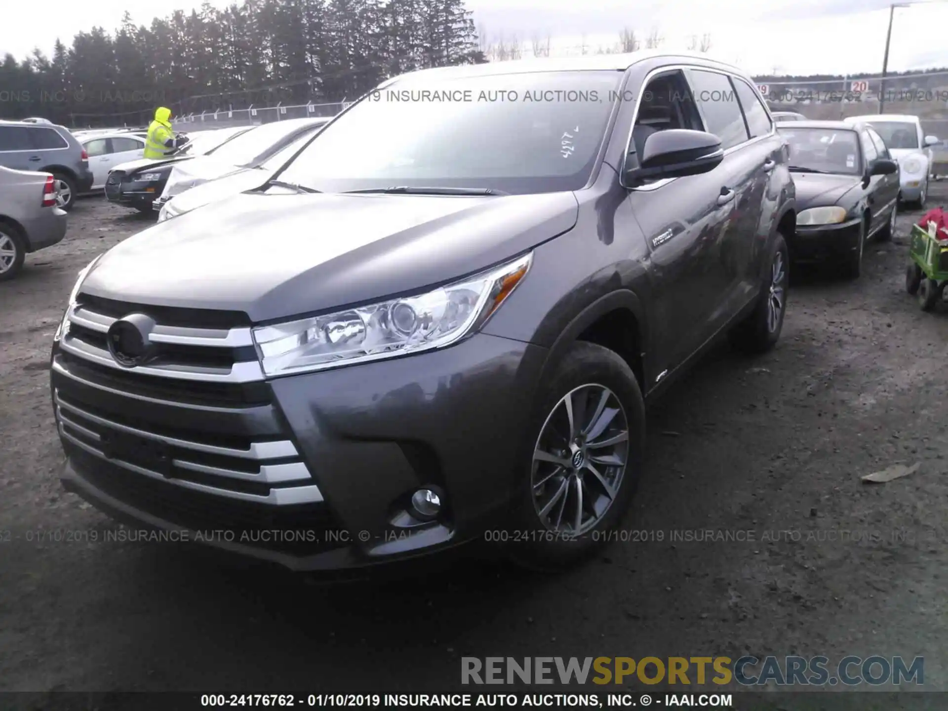 2 Photograph of a damaged car 5TDJGRFH7KS054297 TOYOTA HIGHLANDER 2019