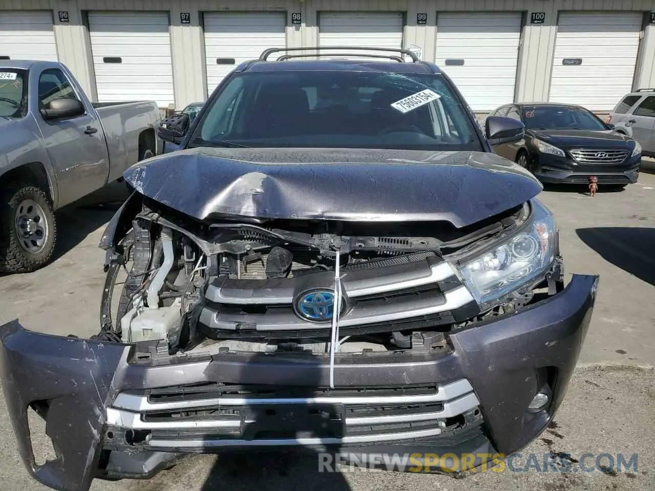 5 Photograph of a damaged car 5TDJGRFH7KS061766 TOYOTA HIGHLANDER 2019