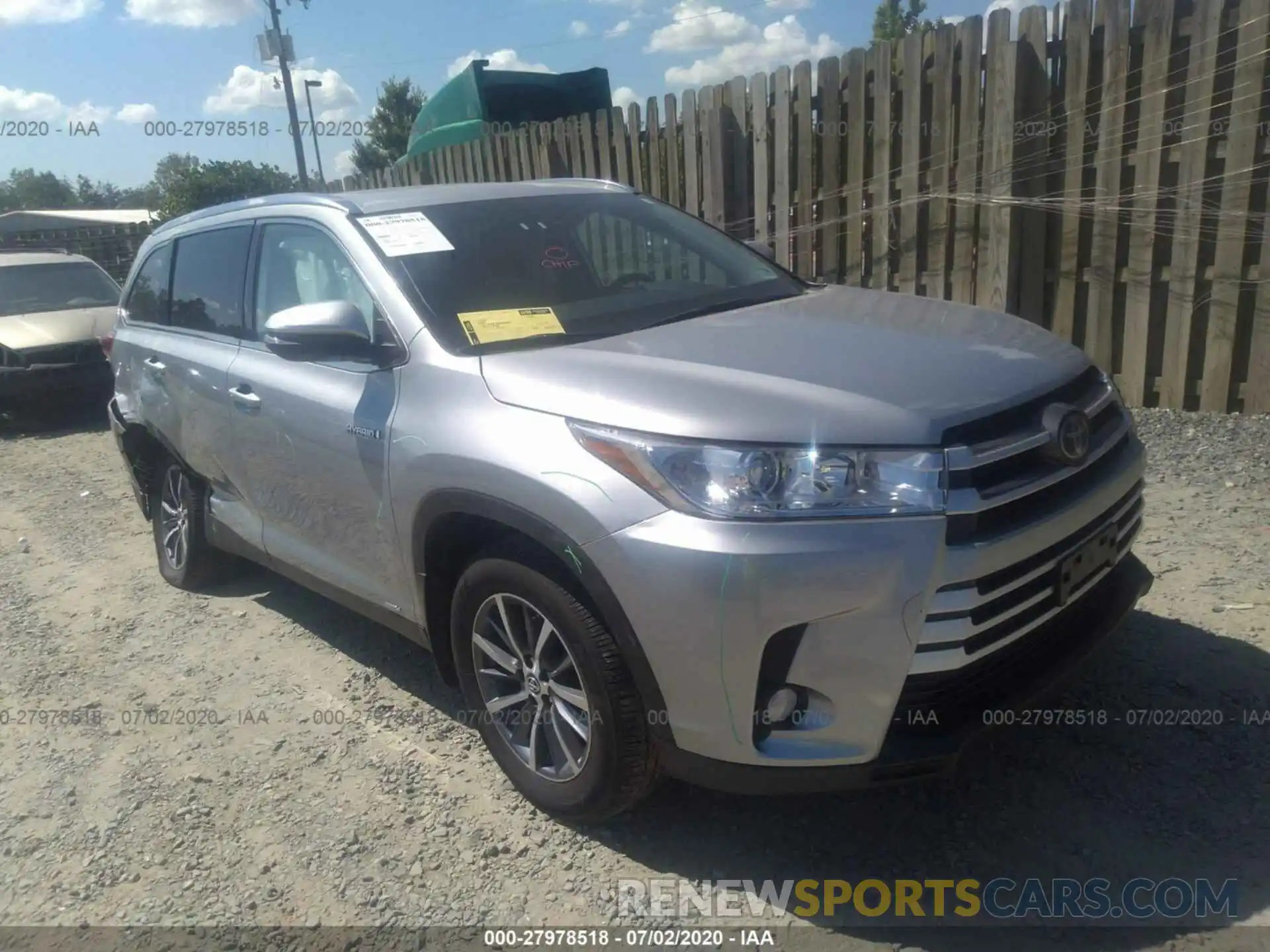 1 Photograph of a damaged car 5TDJGRFH7KS062822 TOYOTA HIGHLANDER 2019