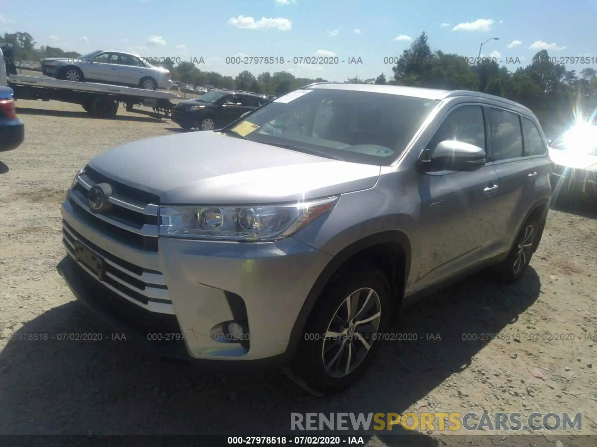 2 Photograph of a damaged car 5TDJGRFH7KS062822 TOYOTA HIGHLANDER 2019