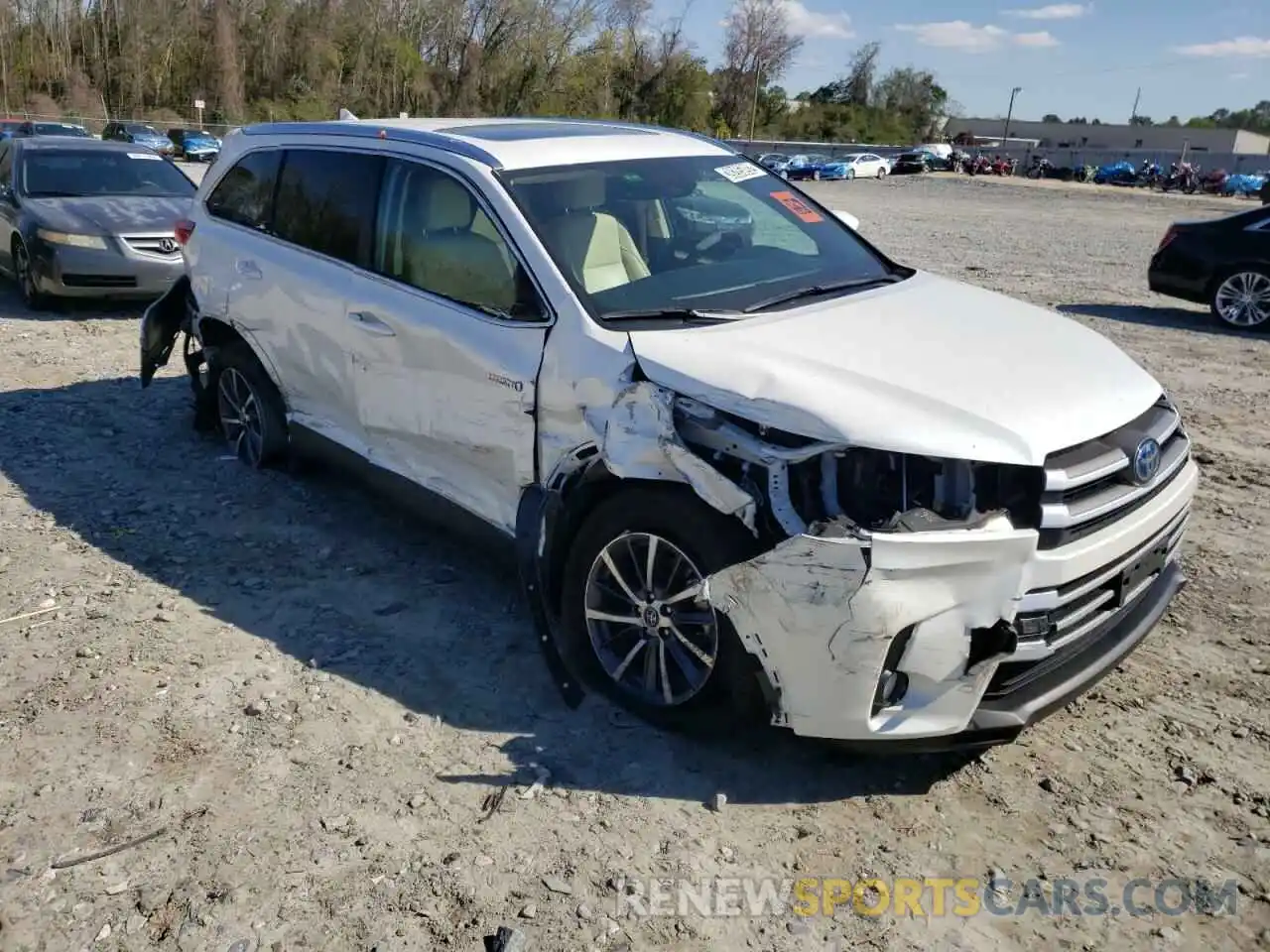 1 Photograph of a damaged car 5TDJGRFH7KS065462 TOYOTA HIGHLANDER 2019