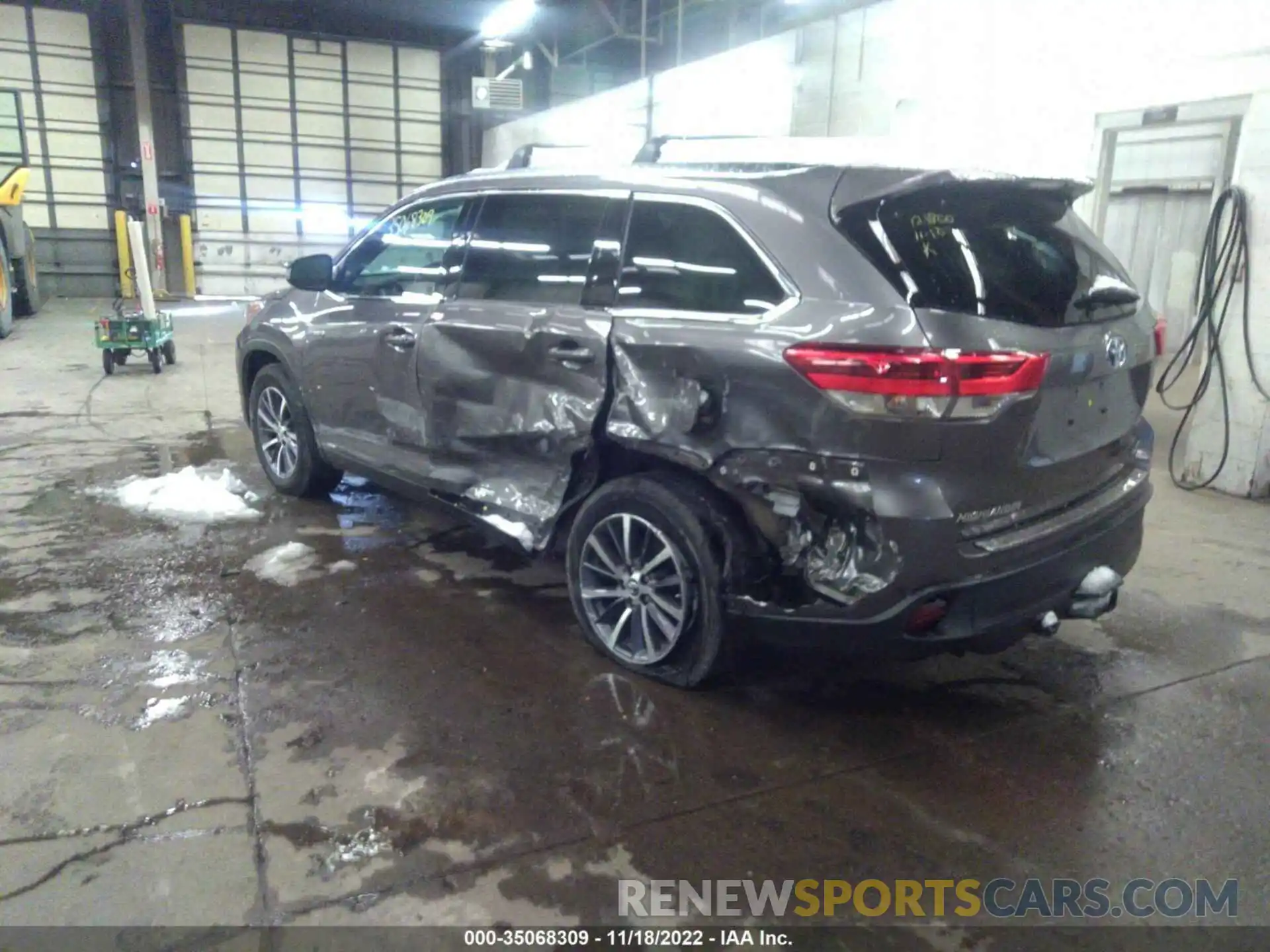 6 Photograph of a damaged car 5TDJGRFH7KS069916 TOYOTA HIGHLANDER 2019