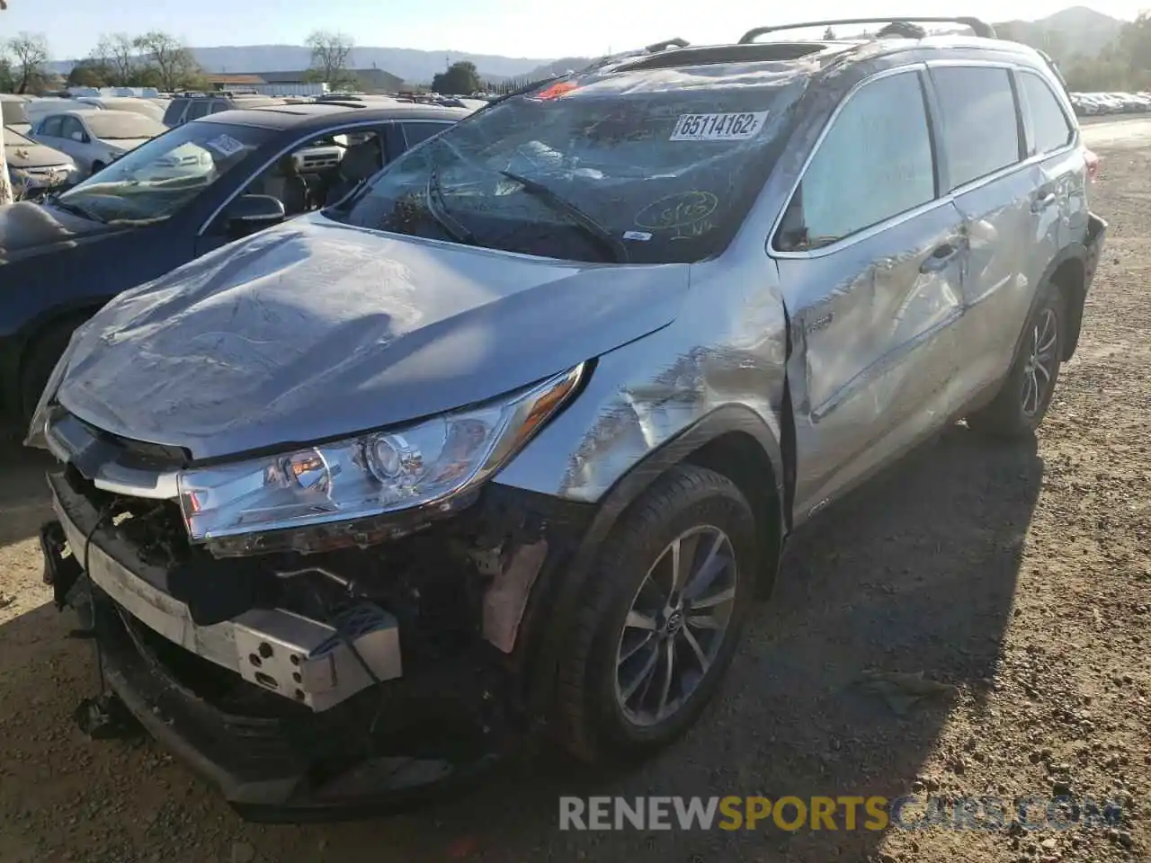 2 Photograph of a damaged car 5TDJGRFH7KS073836 TOYOTA HIGHLANDER 2019