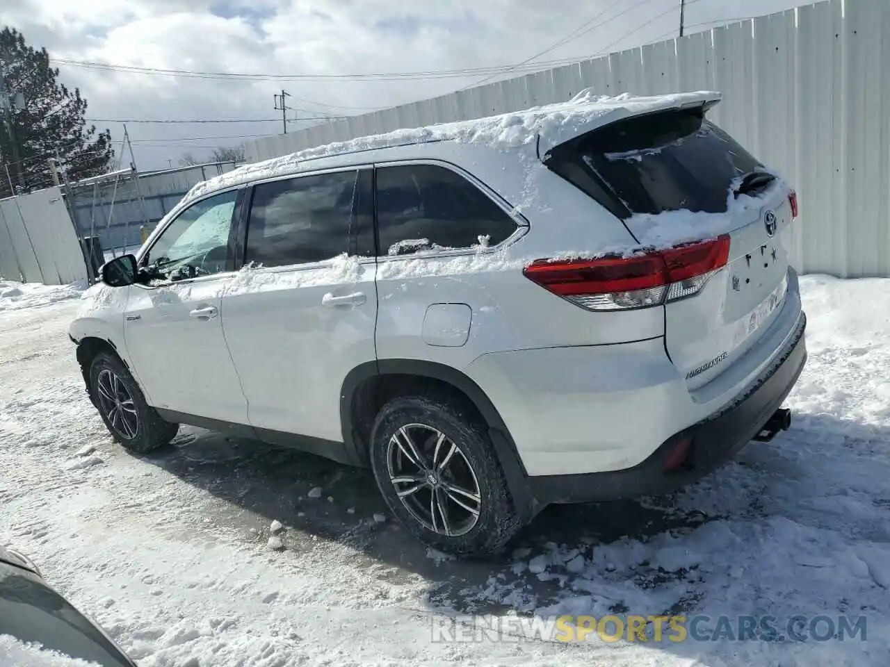 2 Photograph of a damaged car 5TDJGRFH7KS075523 TOYOTA HIGHLANDER 2019