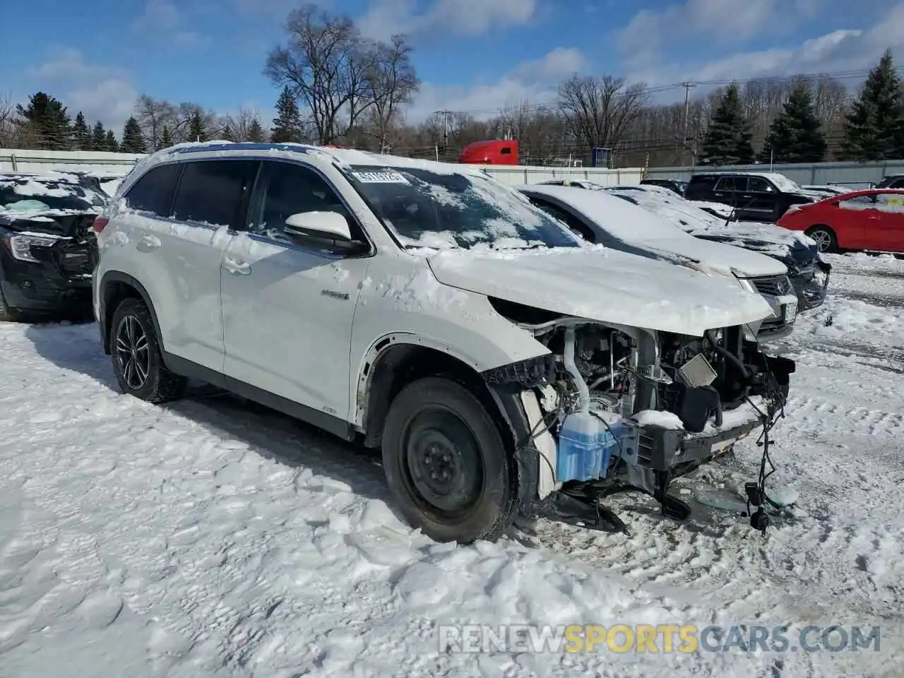 4 Photograph of a damaged car 5TDJGRFH7KS075523 TOYOTA HIGHLANDER 2019