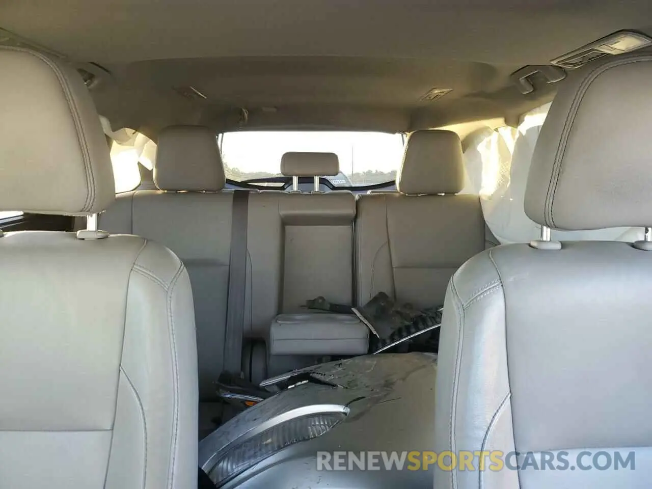 10 Photograph of a damaged car 5TDJGRFH8KS057323 TOYOTA HIGHLANDER 2019