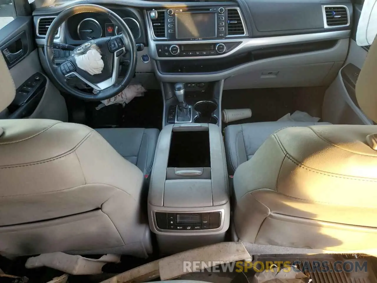 8 Photograph of a damaged car 5TDJGRFH8KS057323 TOYOTA HIGHLANDER 2019