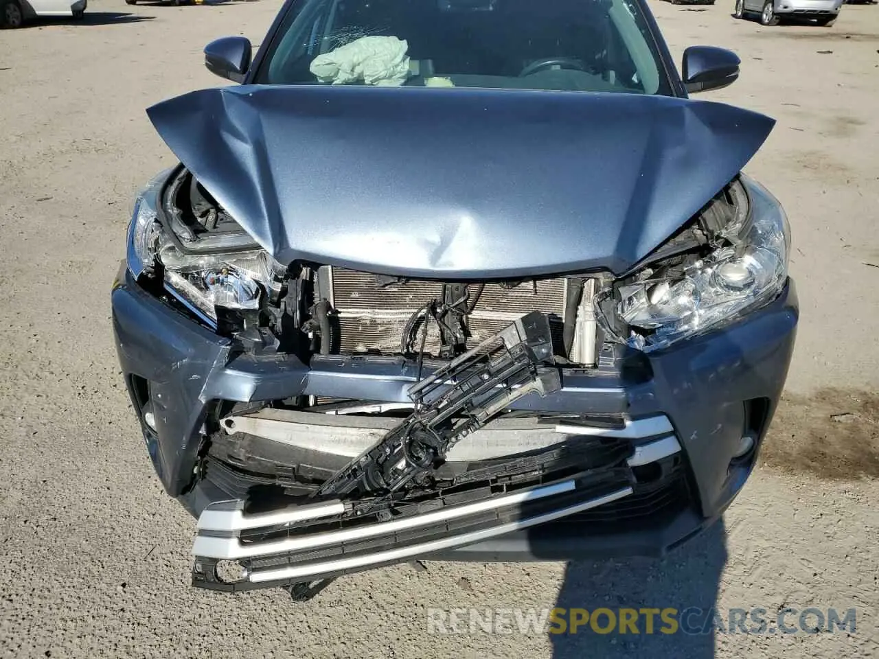 12 Photograph of a damaged car 5TDJGRFH8KS062957 TOYOTA HIGHLANDER 2019