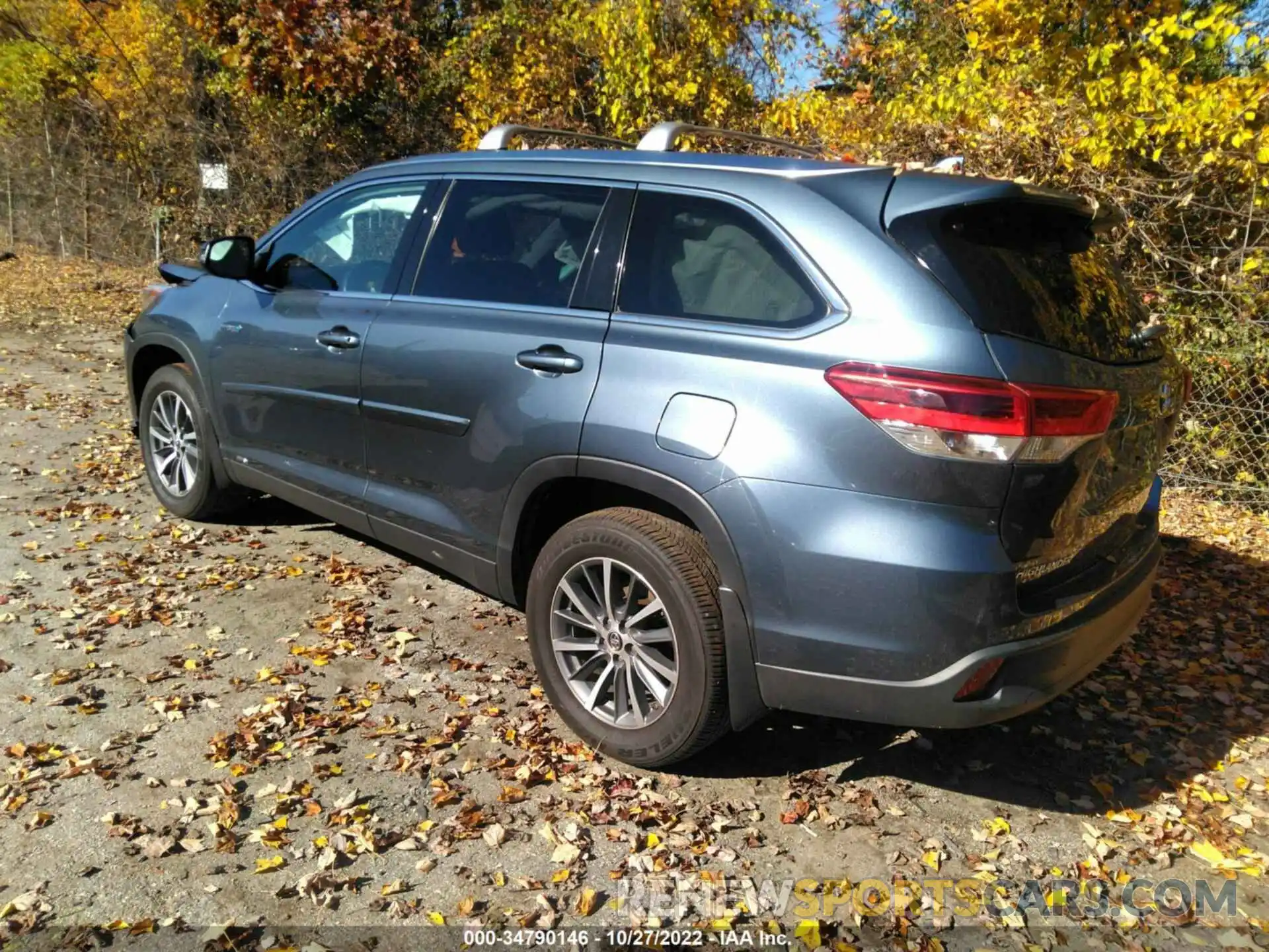 3 Photograph of a damaged car 5TDJGRFH9KS058108 TOYOTA HIGHLANDER 2019