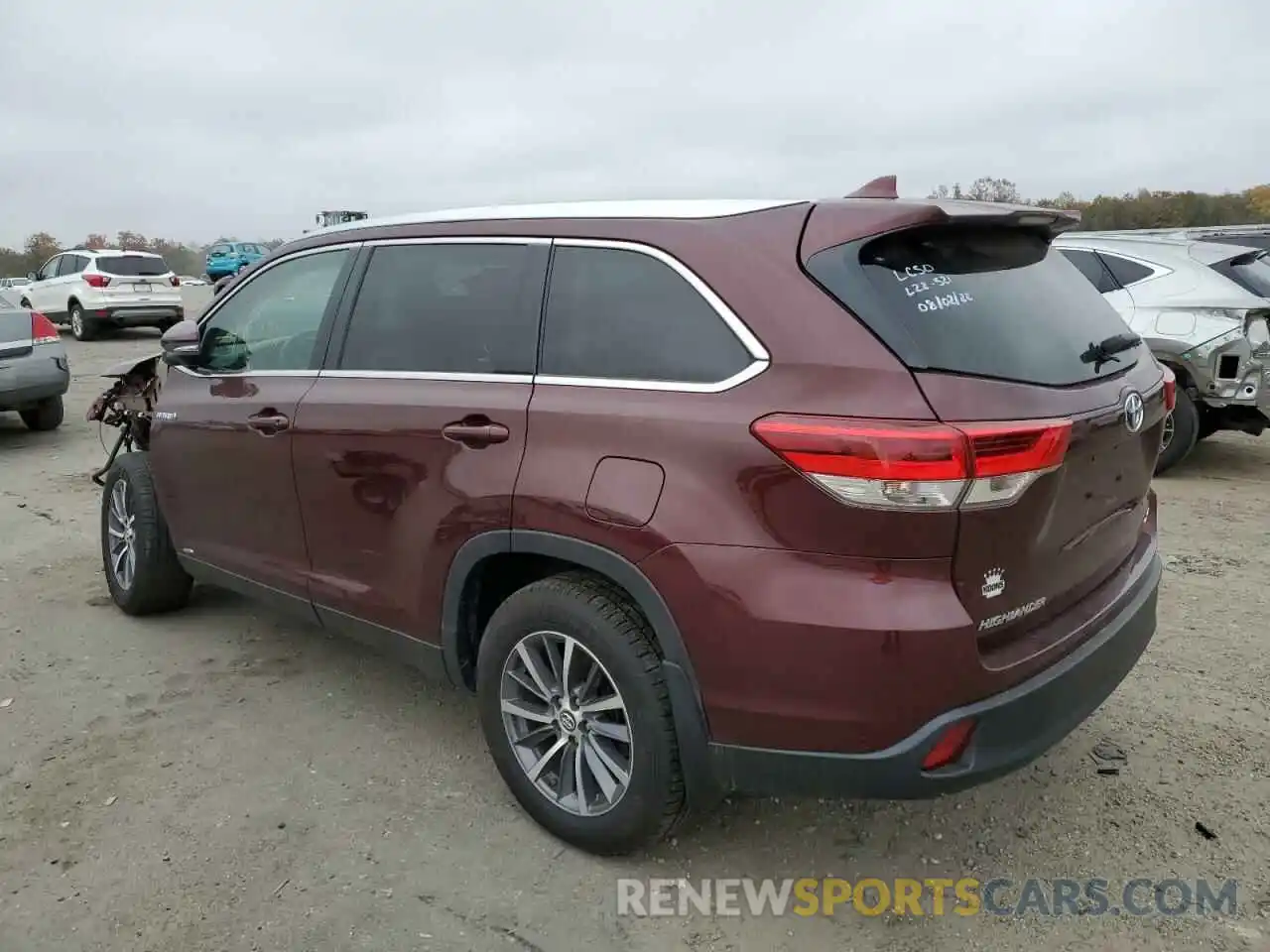 3 Photograph of a damaged car 5TDJGRFHXKS066007 TOYOTA HIGHLANDER 2019