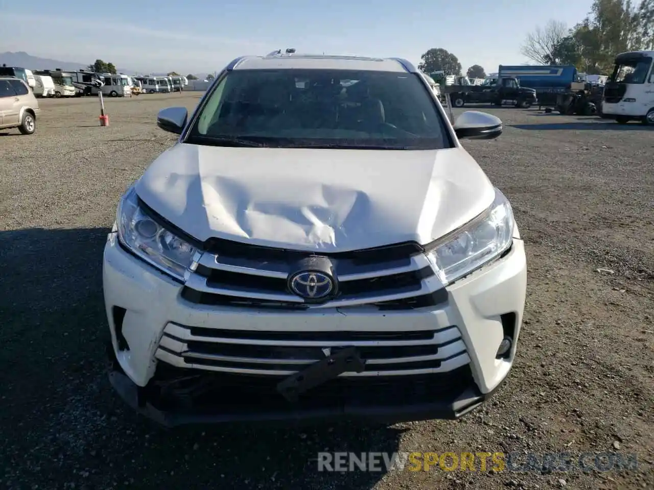 5 Photograph of a damaged car 5TDJGRFHXKS069795 TOYOTA HIGHLANDER 2019