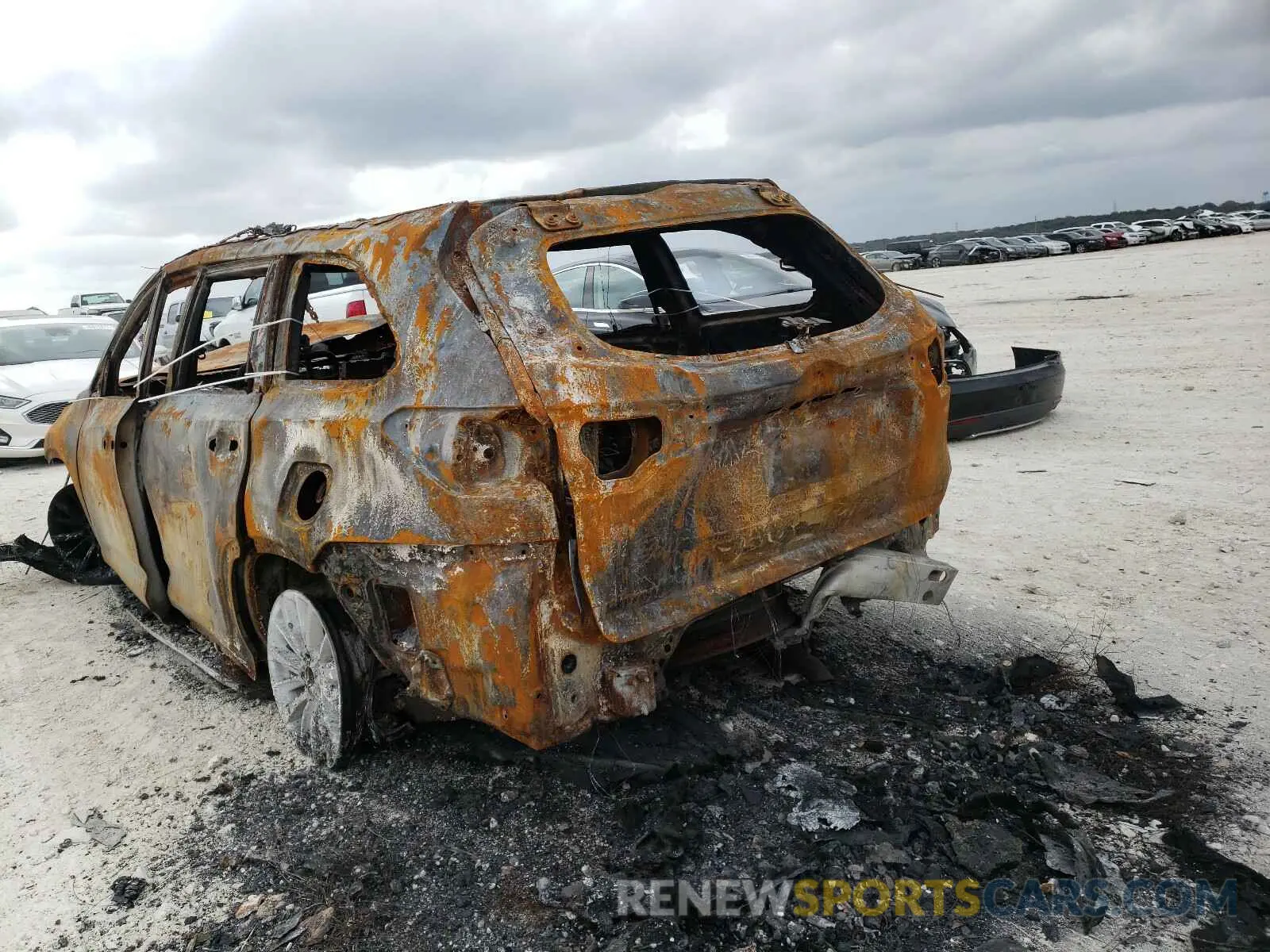 9 Photograph of a damaged car 5TDJGRFHXKS076374 TOYOTA HIGHLANDER 2019