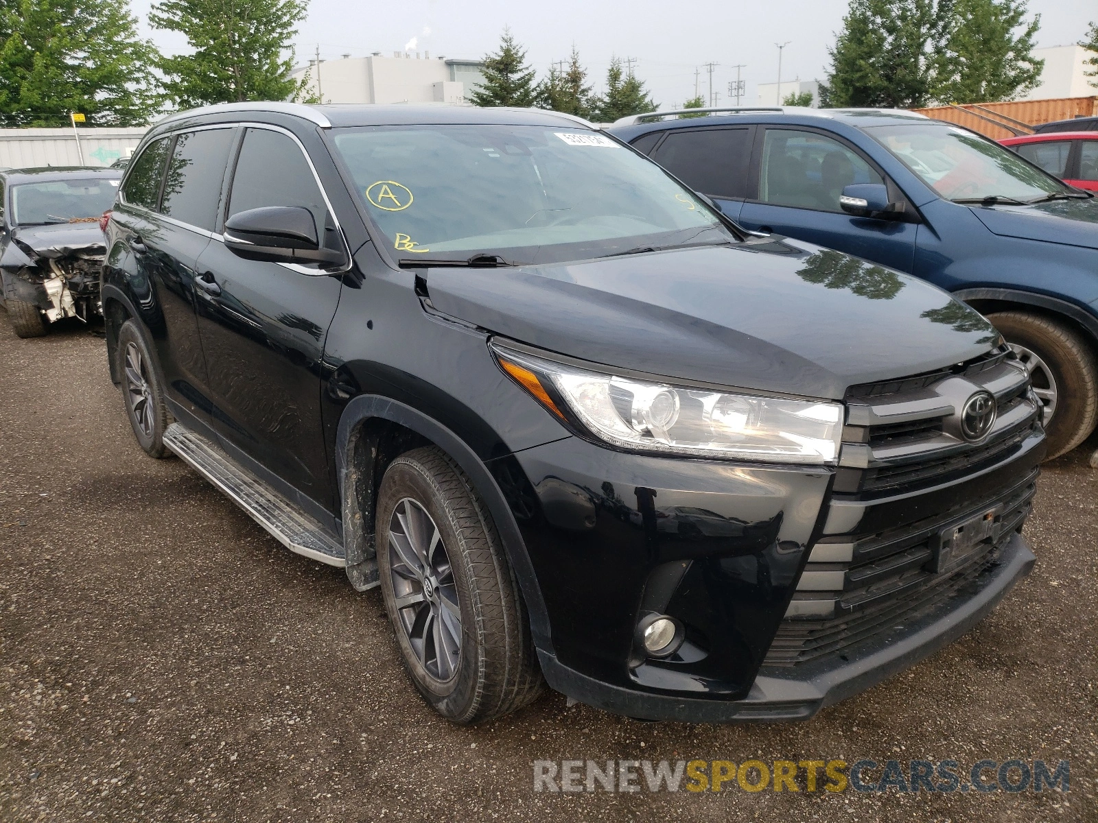 1 Photograph of a damaged car 5TDJZRFH0KS565408 TOYOTA HIGHLANDER 2019