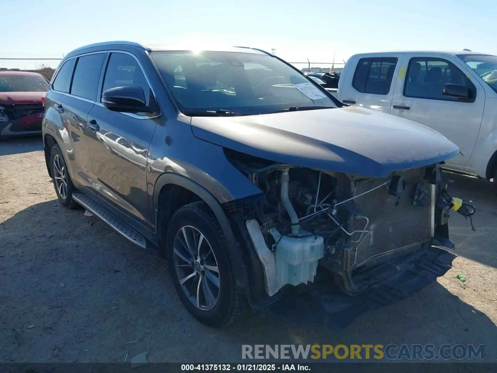 1 Photograph of a damaged car 5TDJZRFH0KS570964 TOYOTA HIGHLANDER 2019