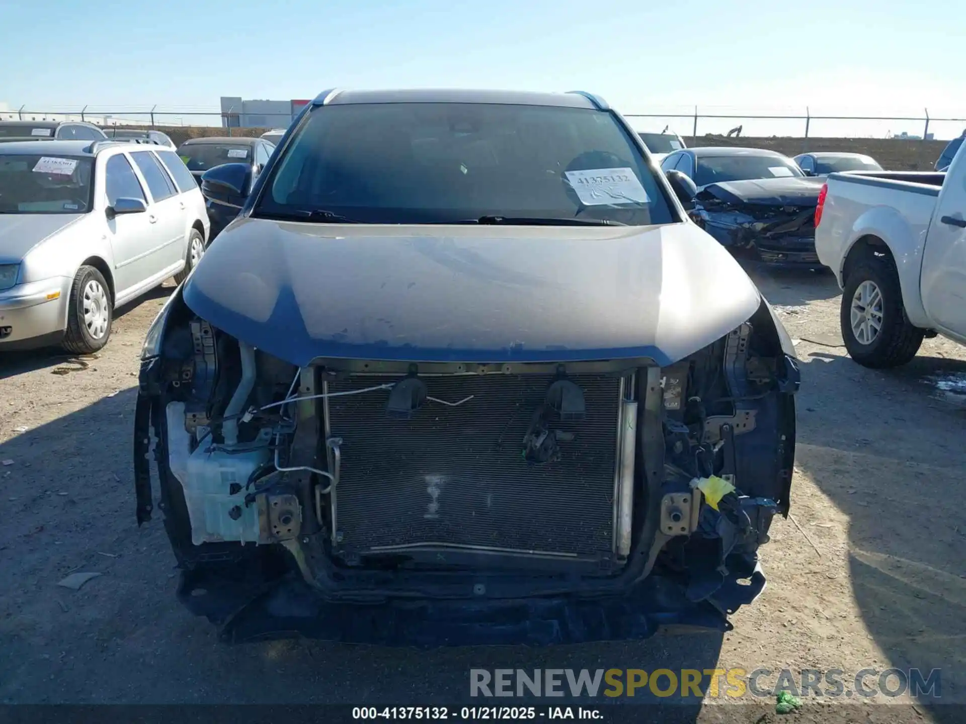 12 Photograph of a damaged car 5TDJZRFH0KS570964 TOYOTA HIGHLANDER 2019