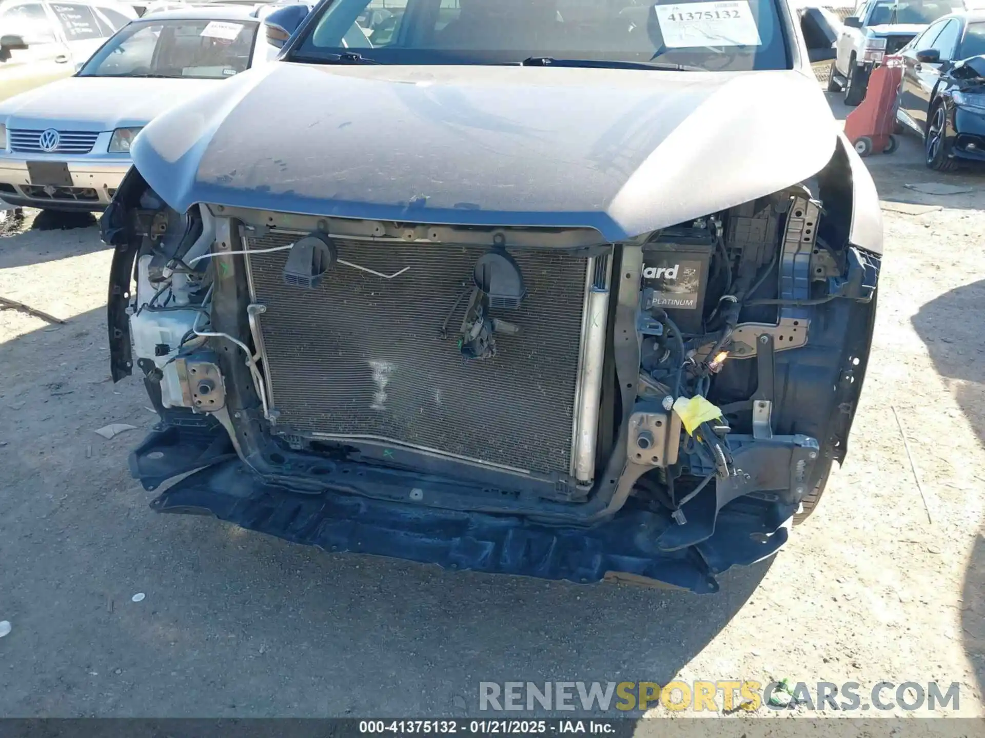 6 Photograph of a damaged car 5TDJZRFH0KS570964 TOYOTA HIGHLANDER 2019